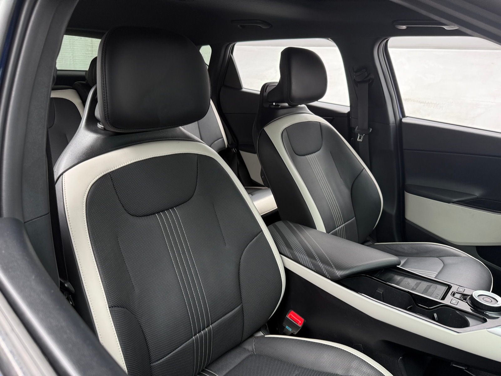 Thumbnail: 2024 Kia EV6 - 2
