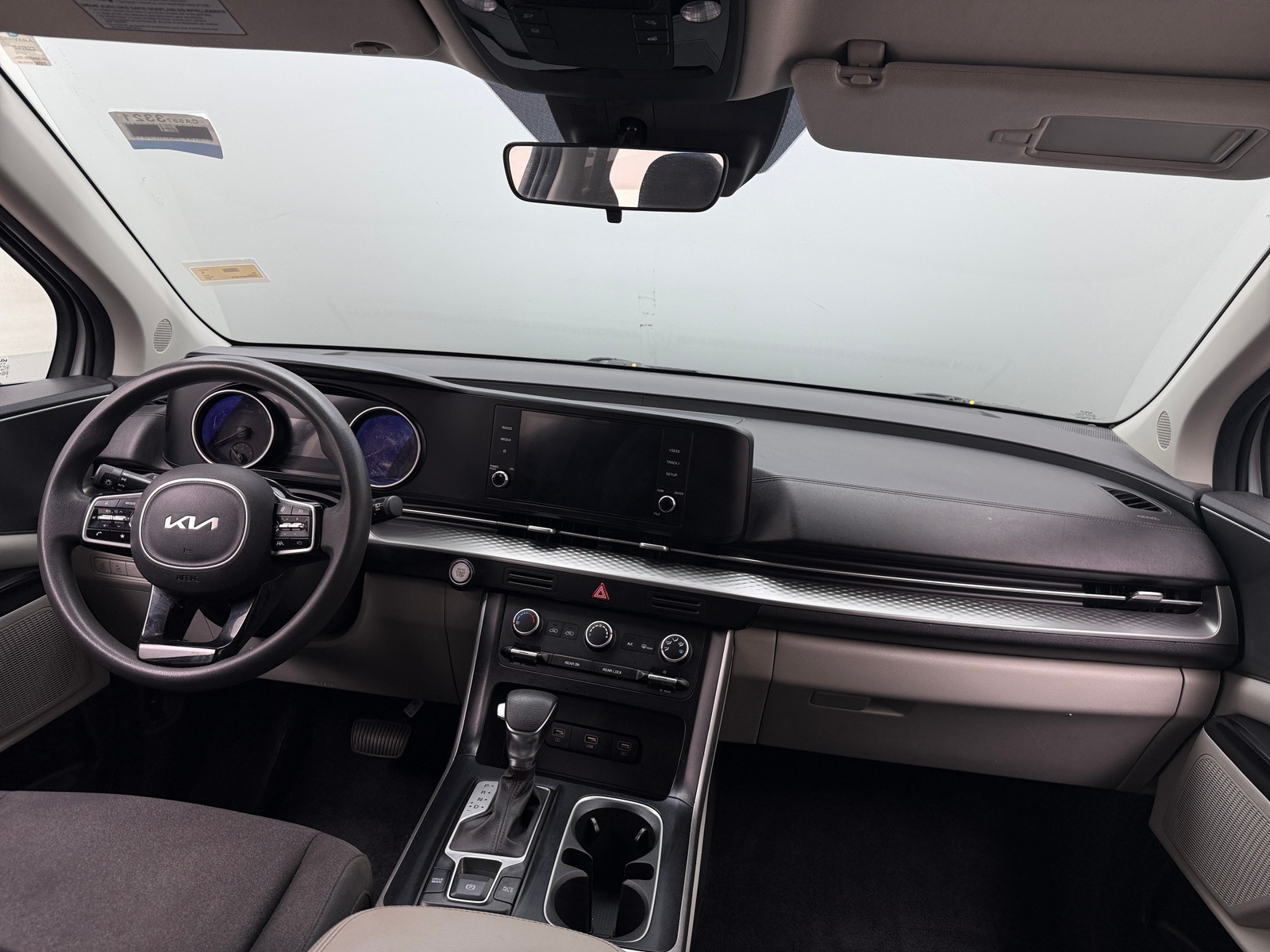 Thumbnail: 2022 Kia Carnival - 3