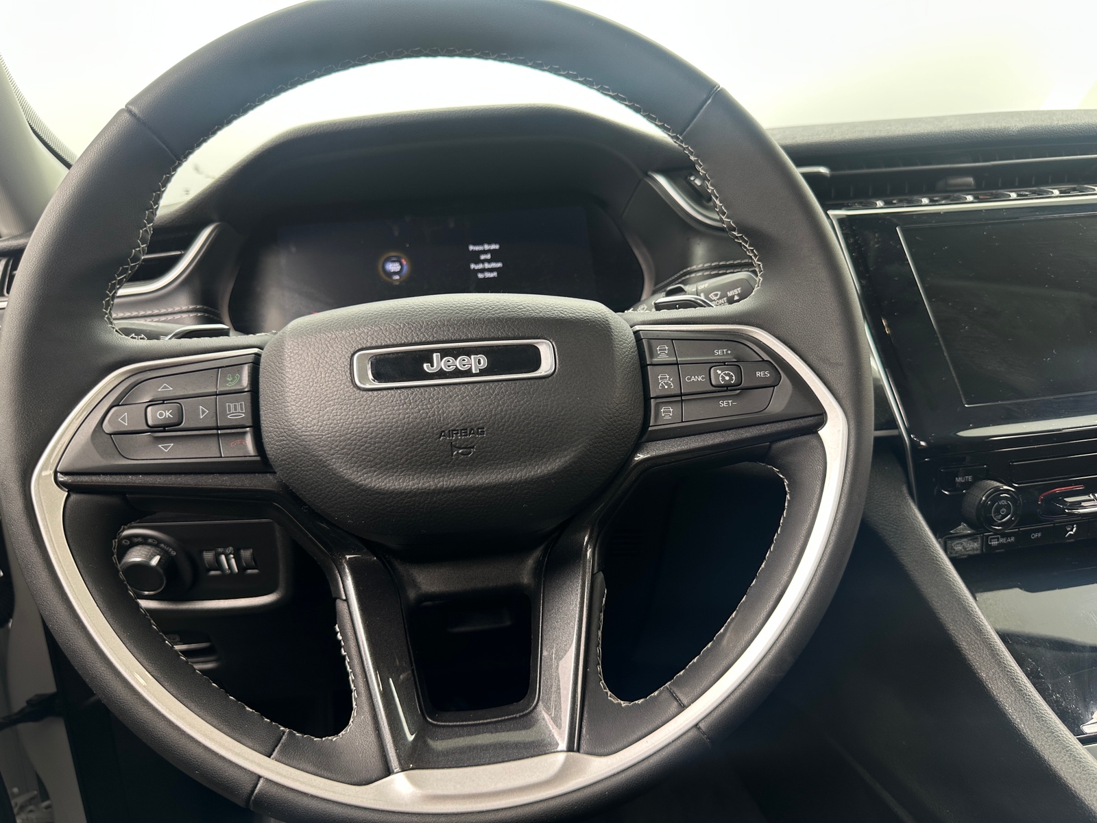 Thumbnail: 2023 Jeep Grand Cherokee - 5