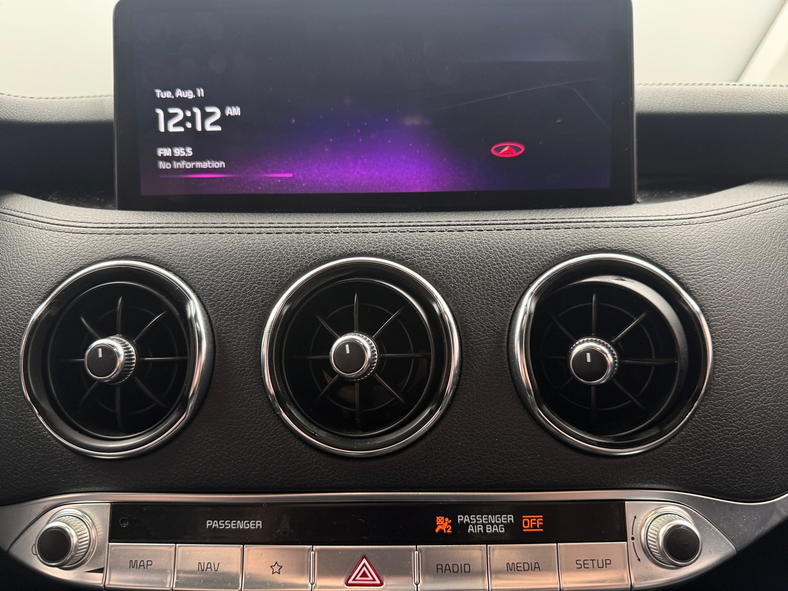 Thumbnail: 2023 Kia Stinger - 3