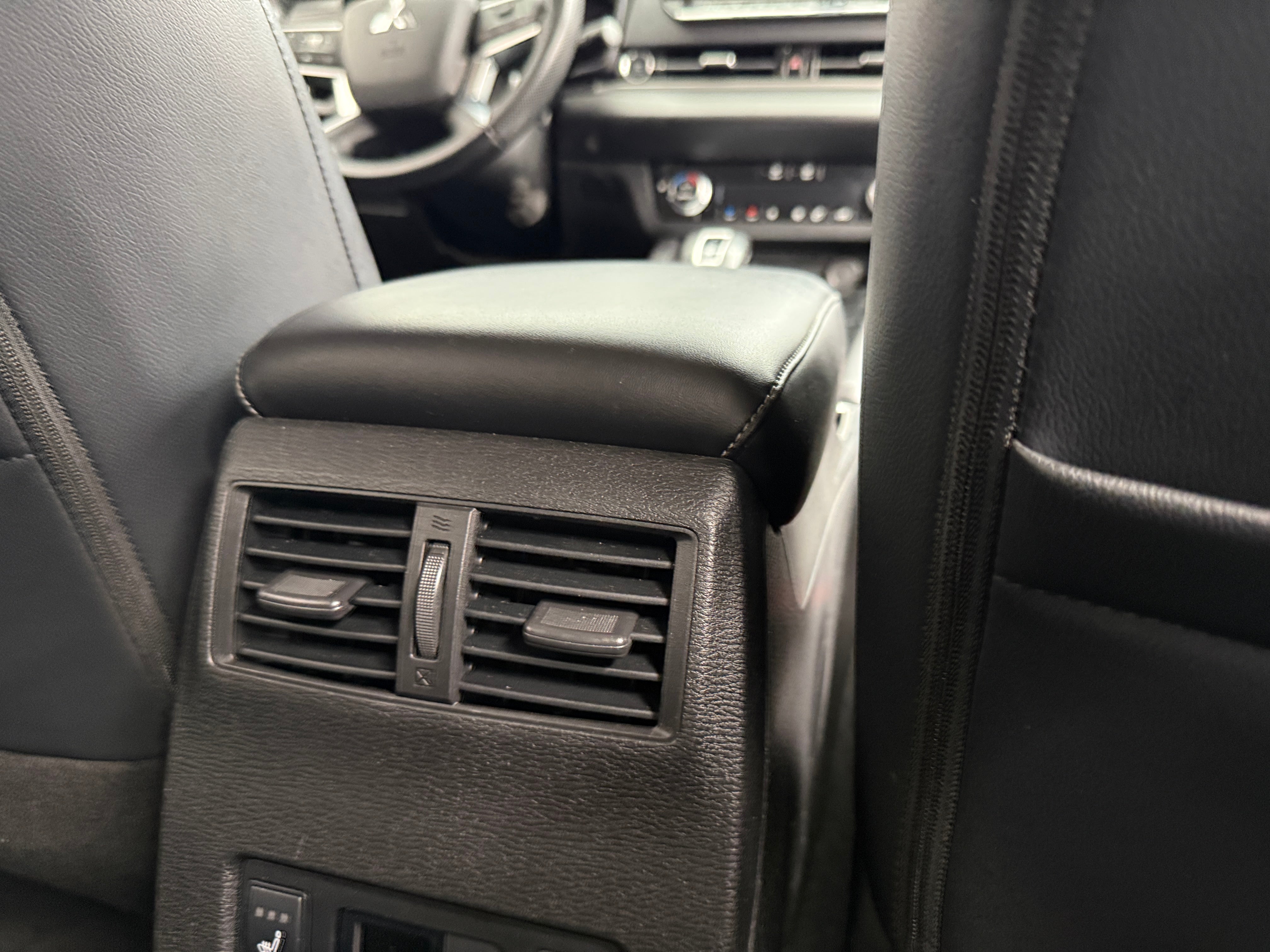 2023 Mitsubishi Outlander SEL - Photo 5