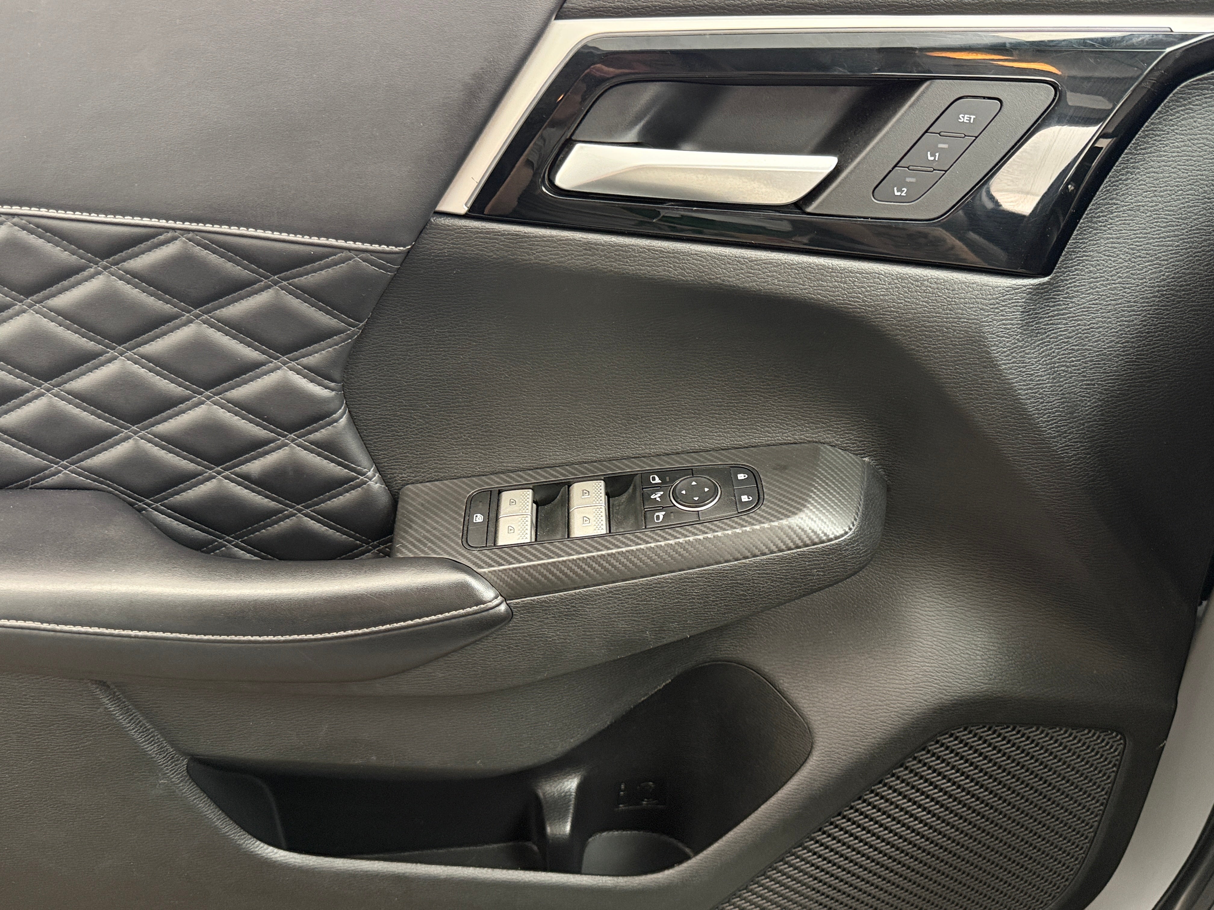 2023 Mitsubishi Outlander SEL - Photo 9