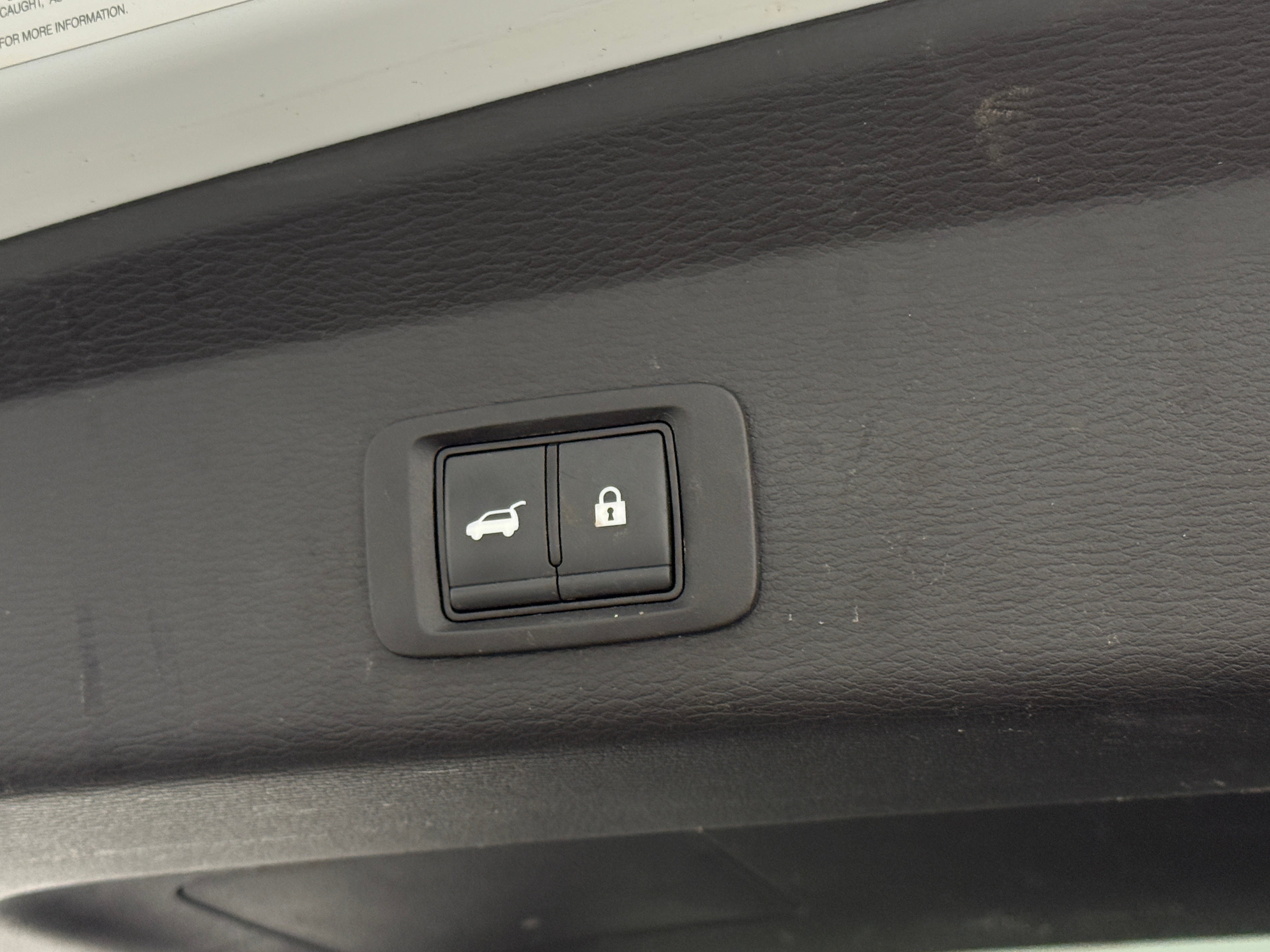 2023 Mitsubishi Outlander SEL - Photo 17