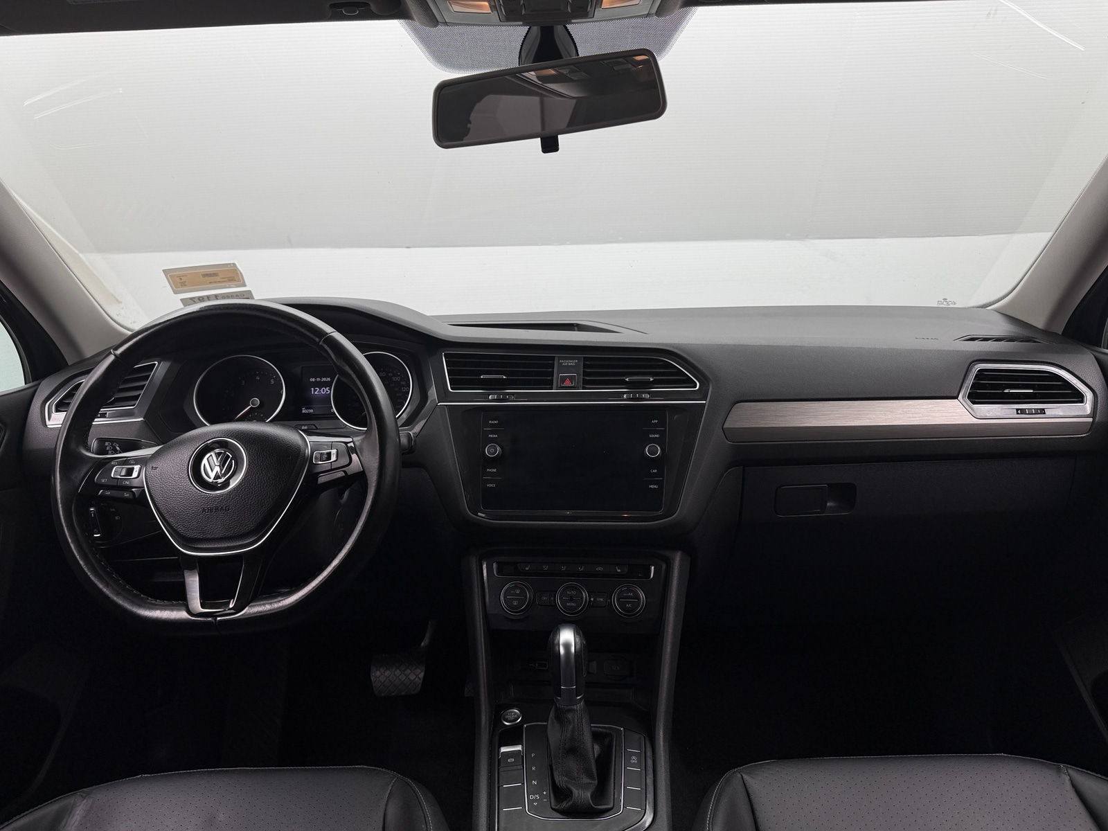 Thumbnail: 2018 Volkswagen Tiguan - 2