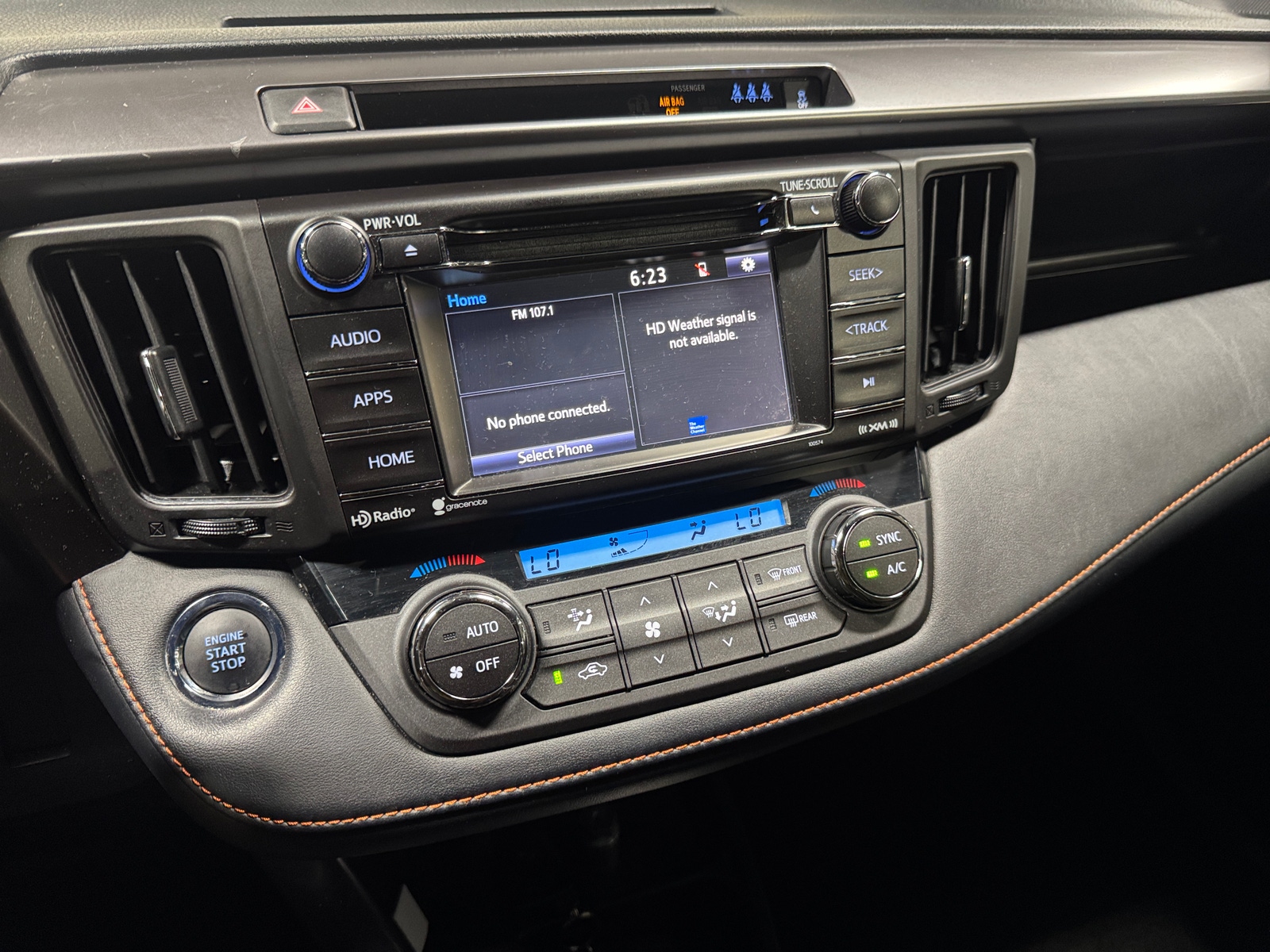 Thumbnail: 2017 Toyota RAV4 - 3