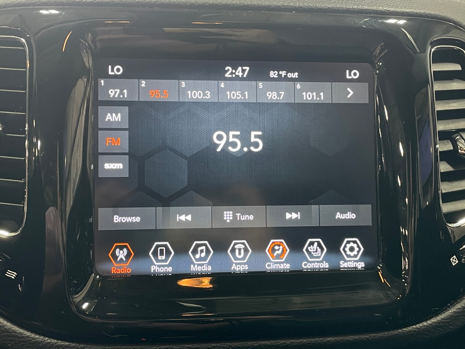 Thumbnail: 2019 Jeep Compass - 3
