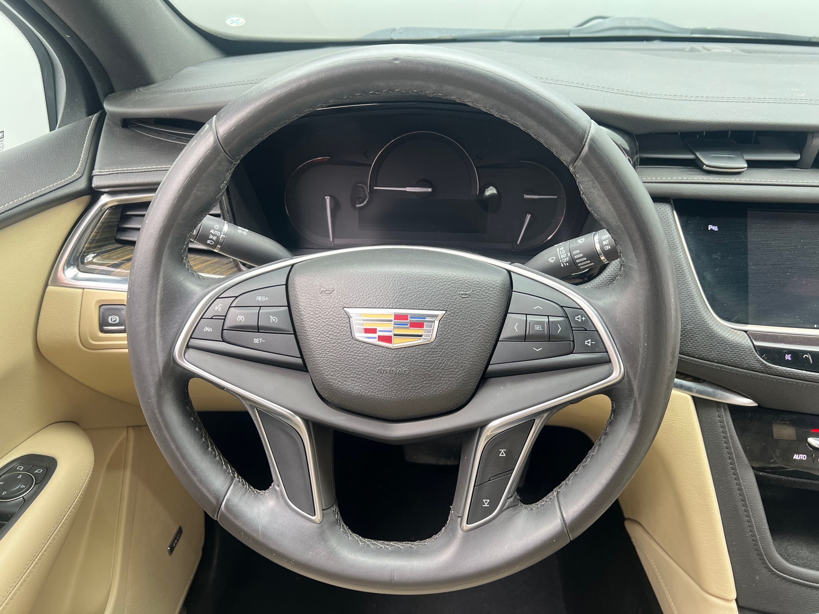 Thumbnail: 2017 Cadillac XT5 - 4