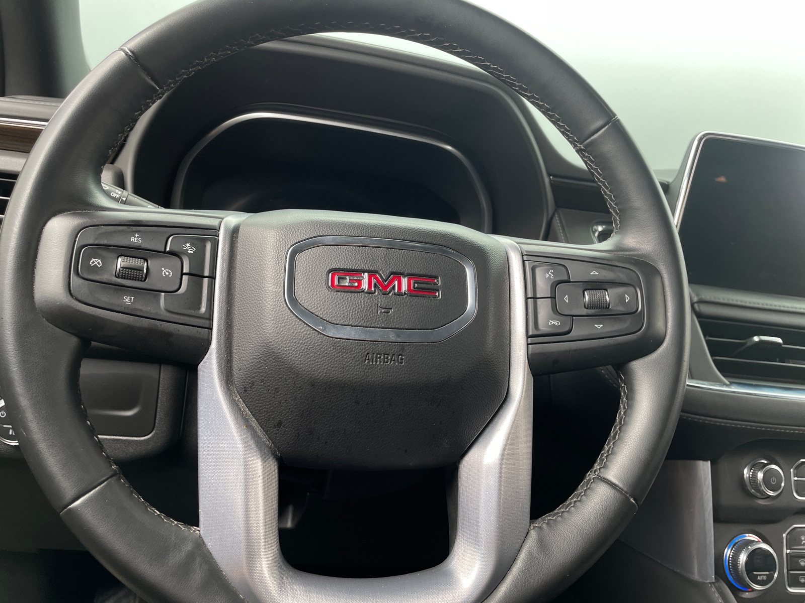 Thumbnail: 2023 GMC Yukon - 5