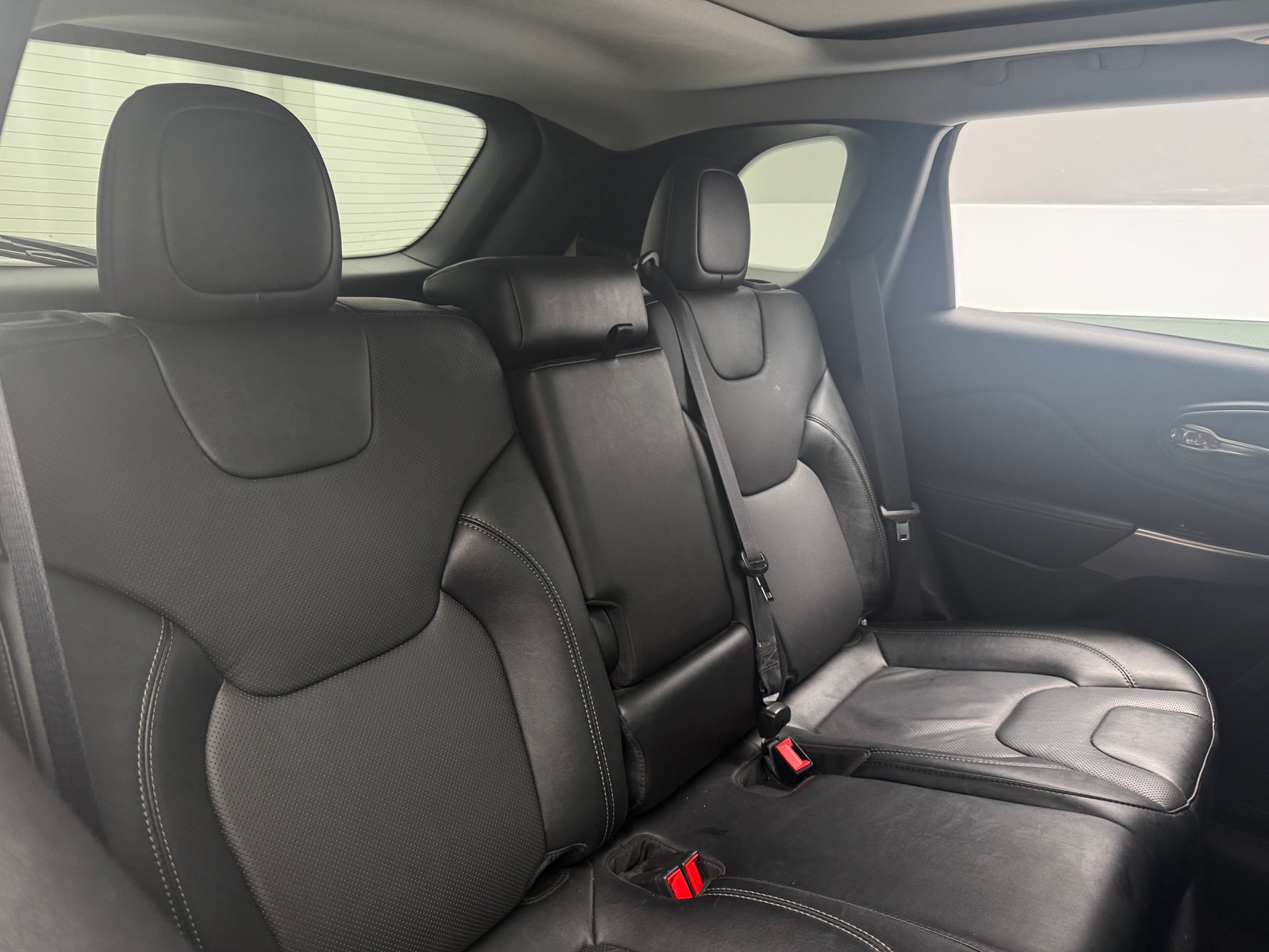 Thumbnail: 2022 Jeep Cherokee - 5