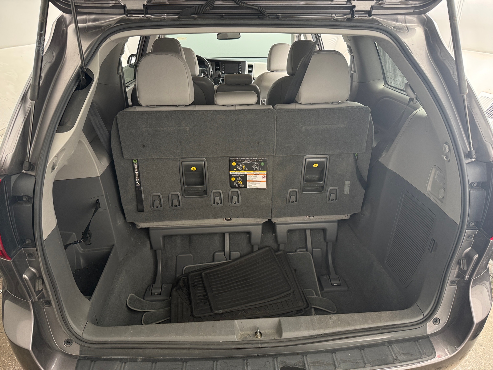 Thumbnail: 2020 Toyota Sienna - 6
