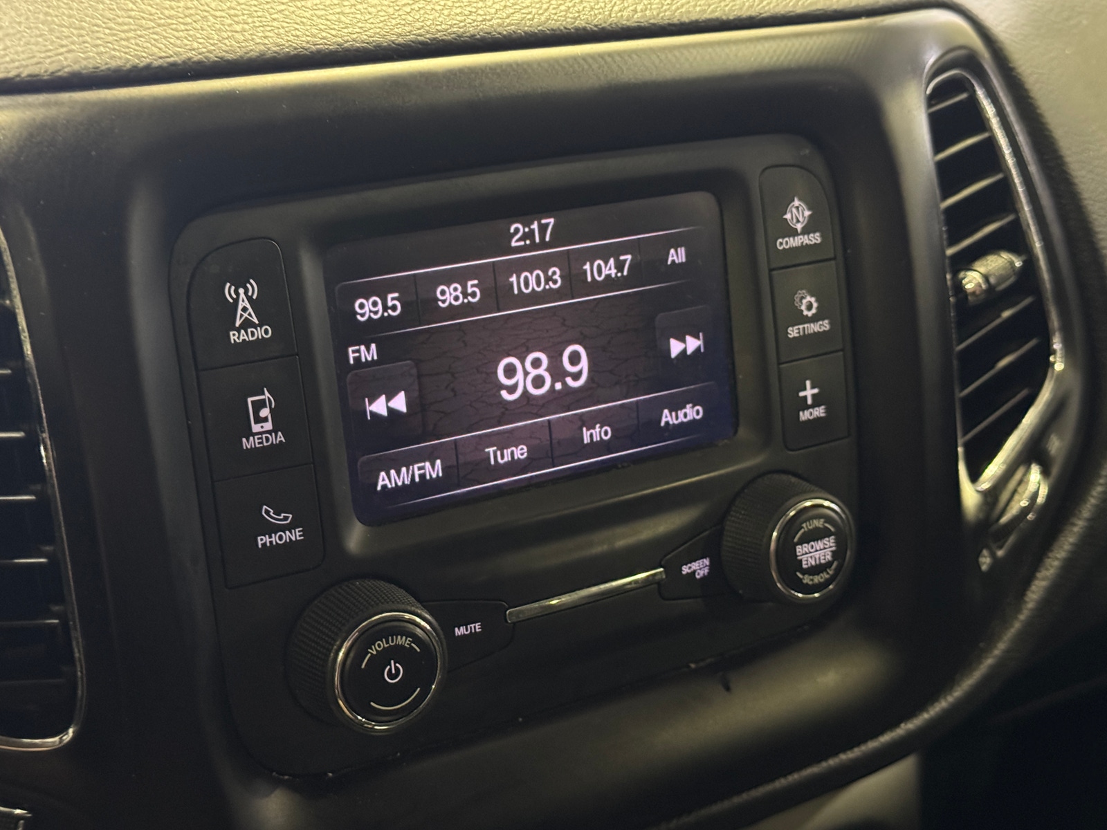 Thumbnail: 2018 Jeep Compass - 4