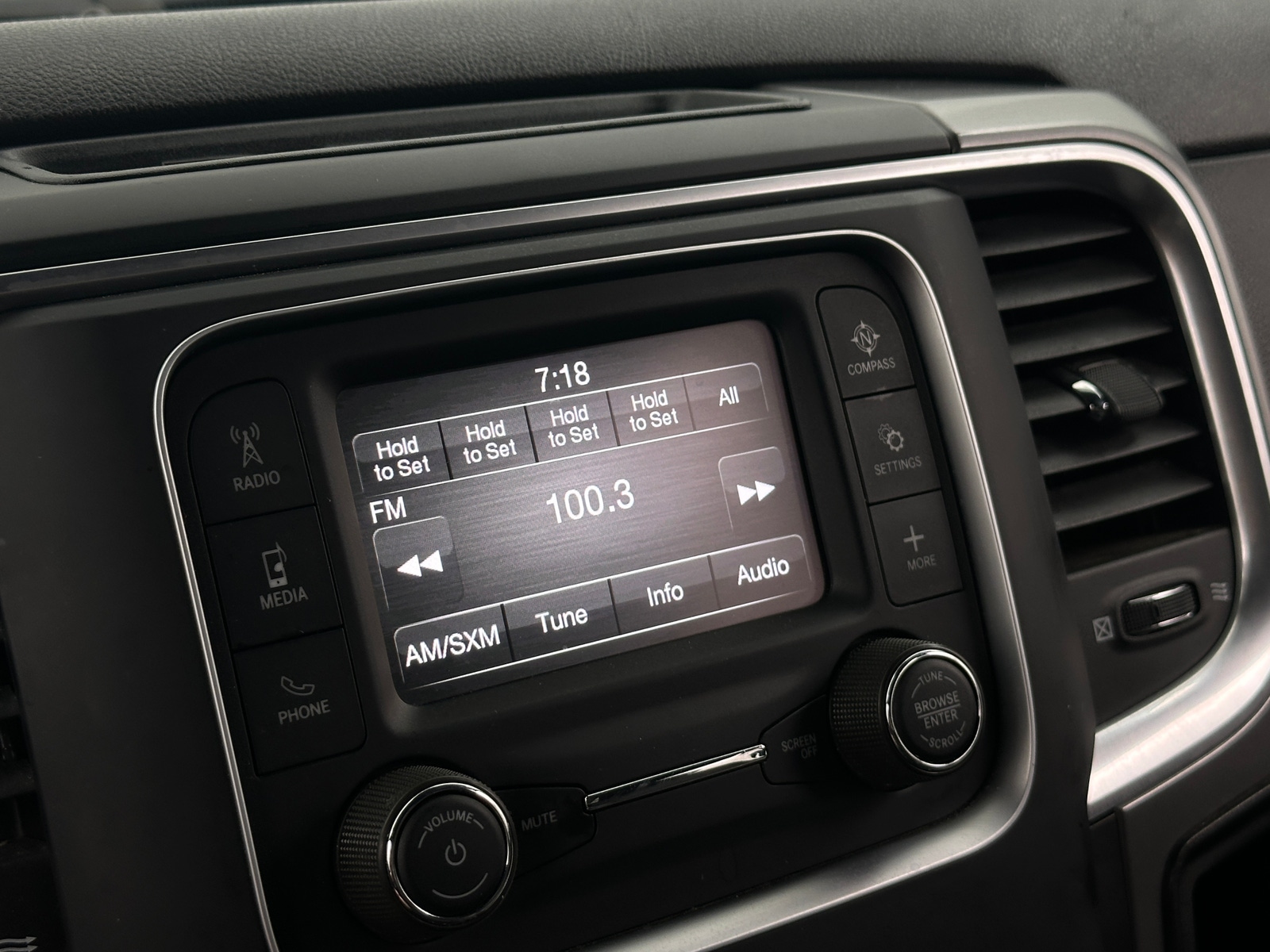 Thumbnail: 2024 RAM 1500 Classic - 4