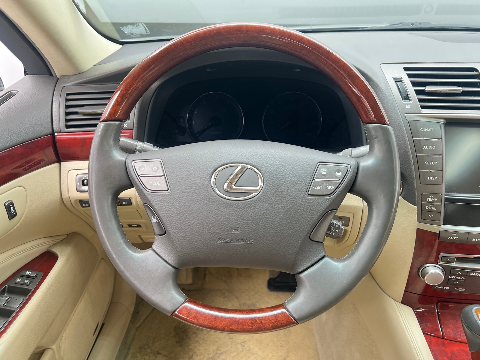 Thumbnail: 2012 Lexus LS - 4