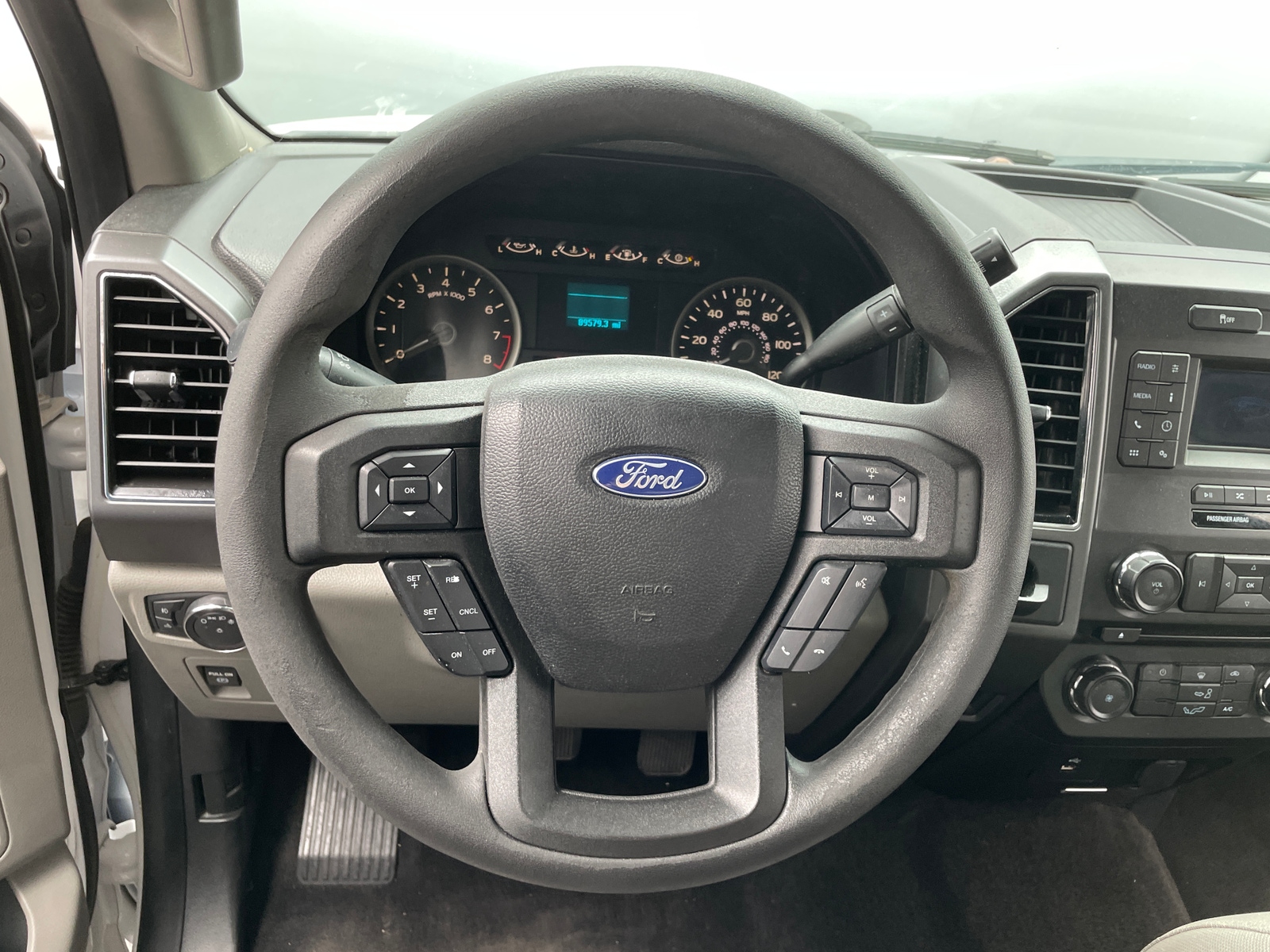 Thumbnail: 2018 Ford Econoline - 5