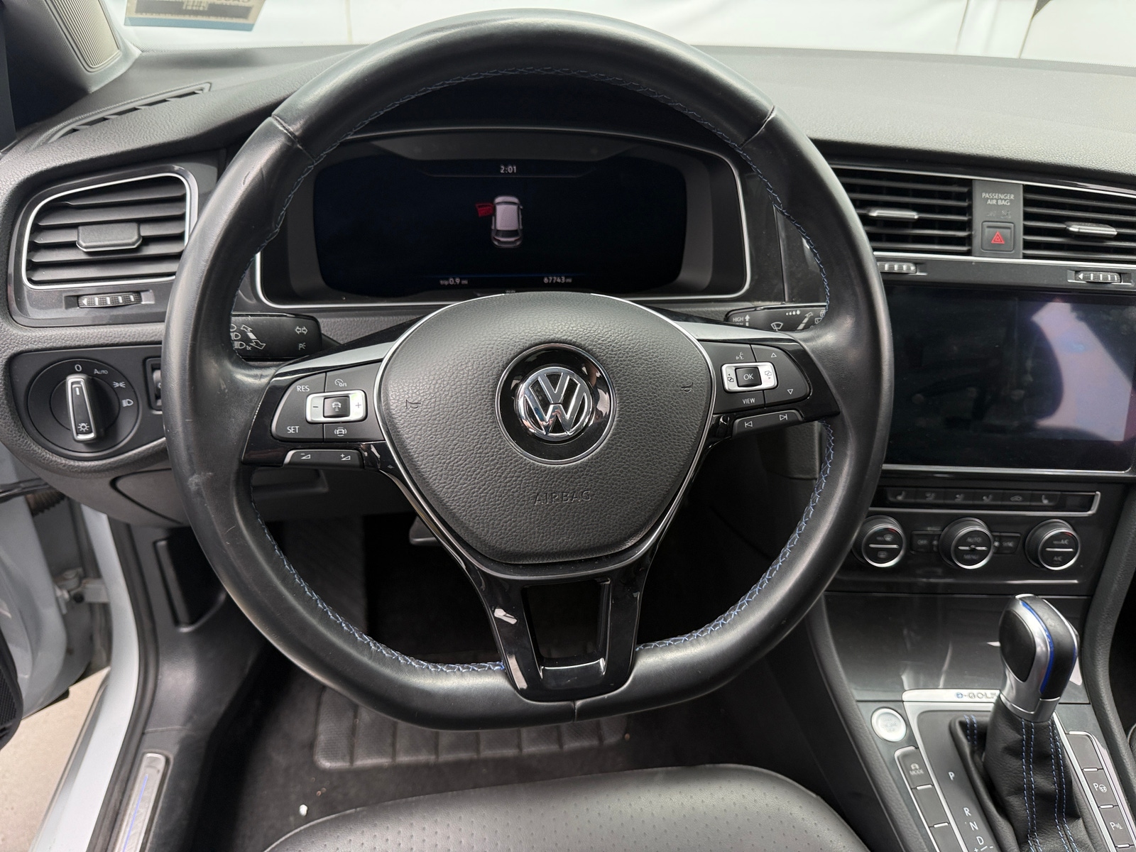 Thumbnail: 2019 Volkswagen e-Golf - 4