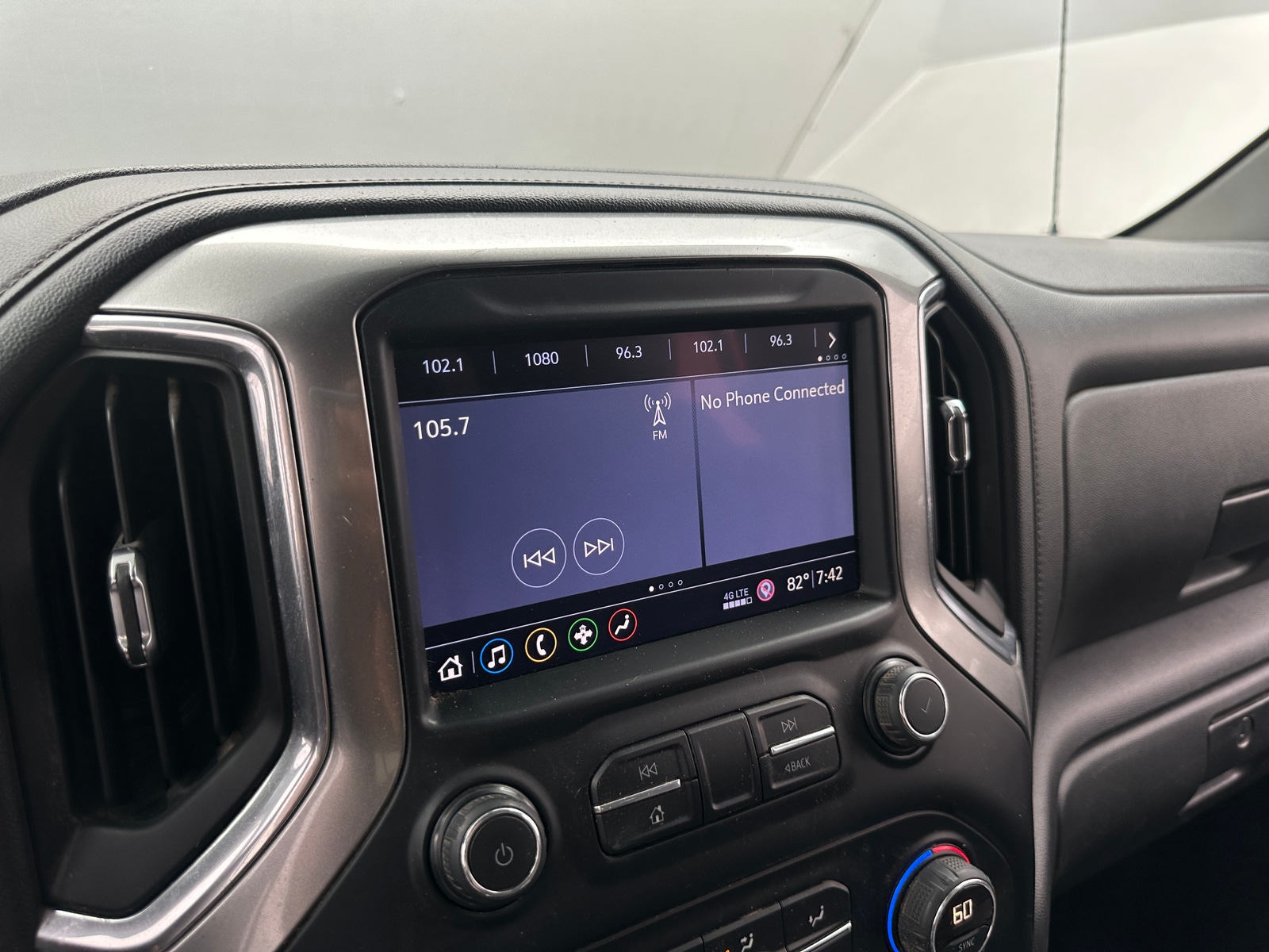 Thumbnail: 2019 Chevrolet Silverado 1500 - 4