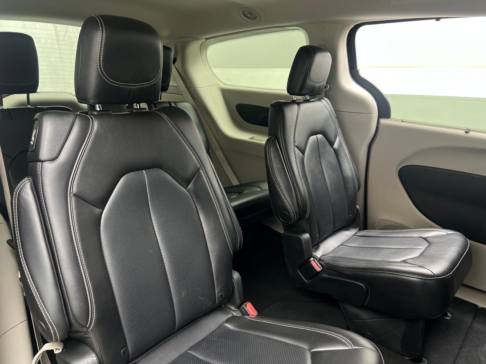 Thumbnail: 2023 Chrysler Pacifica - 5