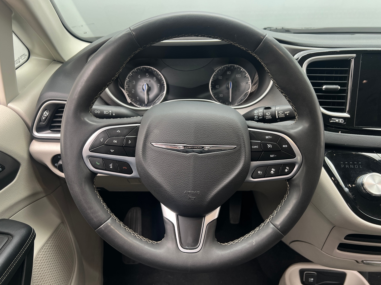 Thumbnail: 2023 Chrysler Pacifica - 4