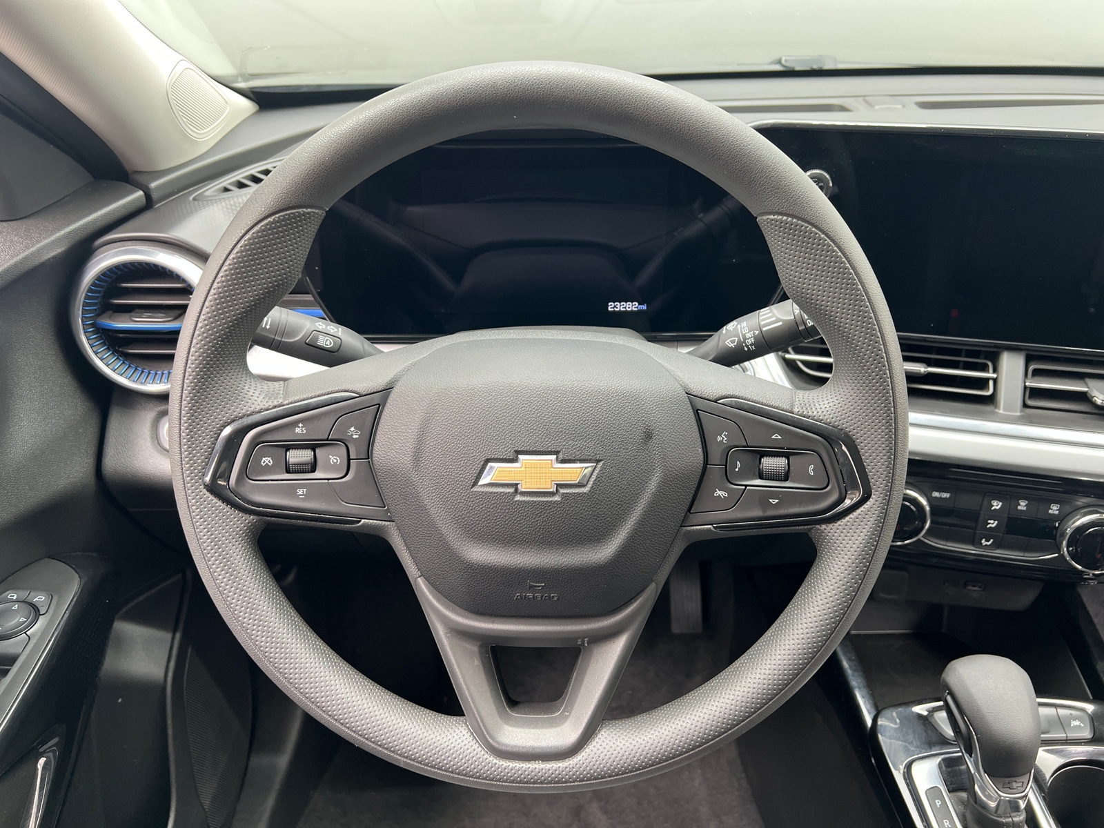 Thumbnail: 2025 Chevrolet Trax - 4