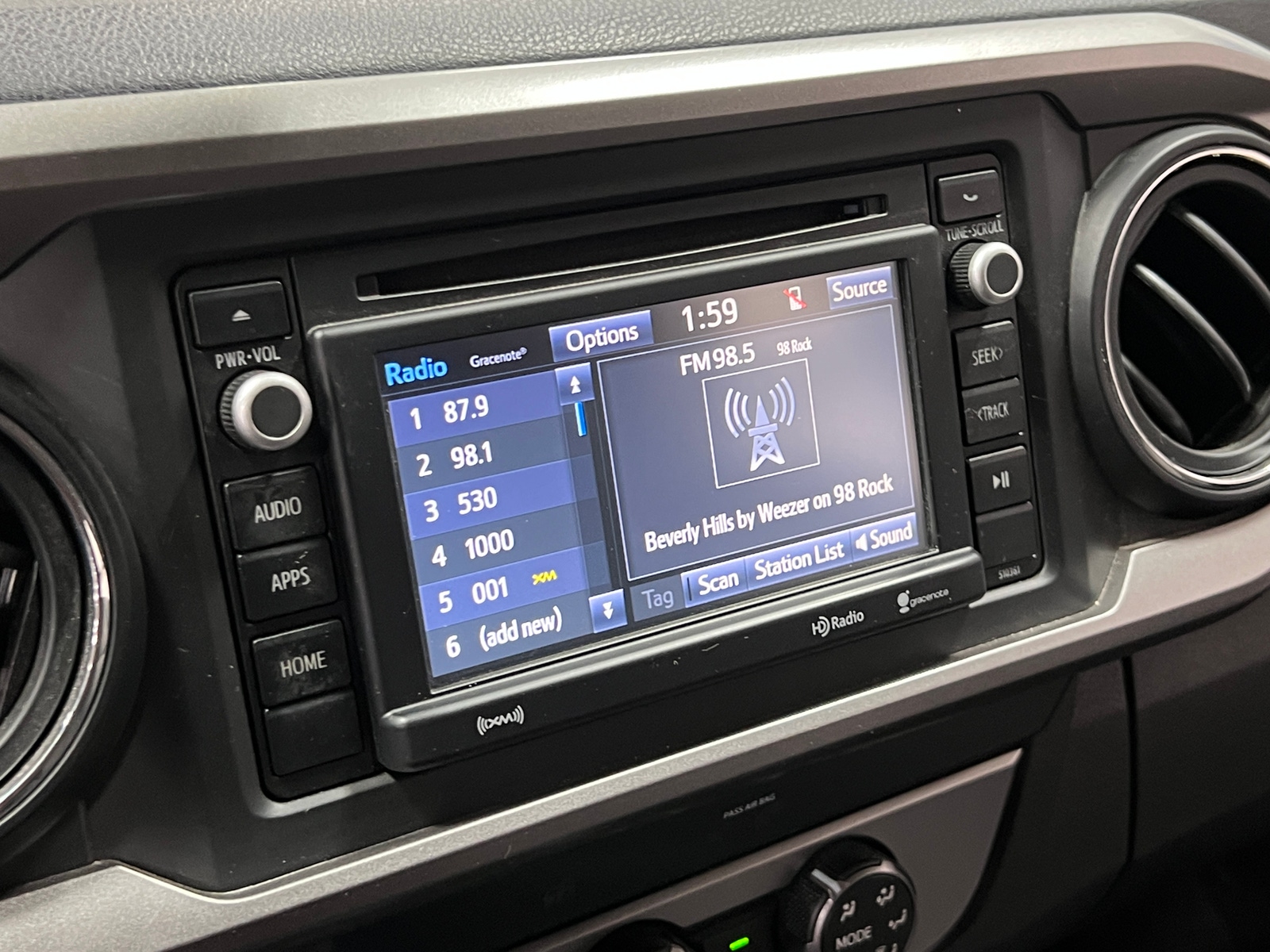 Thumbnail: 2019 Toyota Tacoma - 4