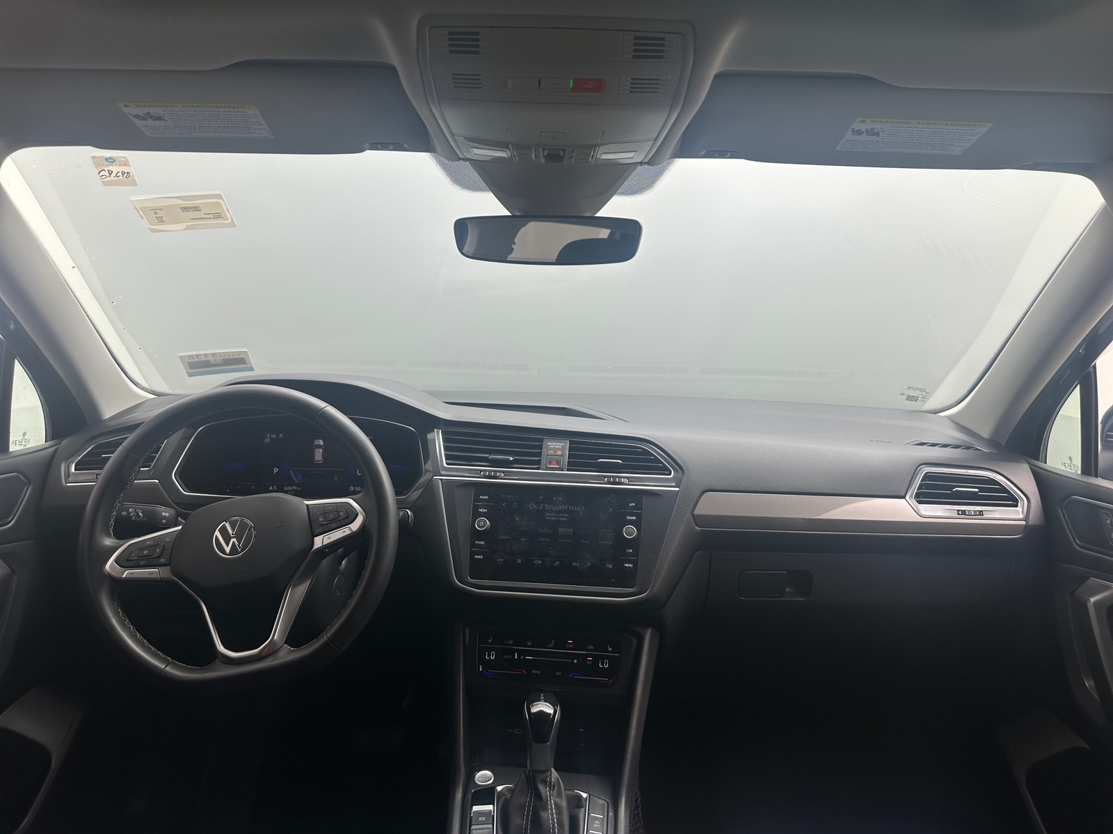 Thumbnail: 2023 Volkswagen Tiguan - 2
