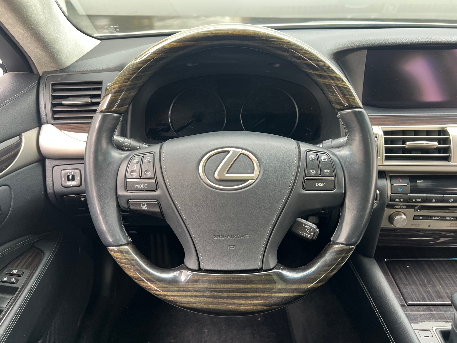 Thumbnail: 2013 Lexus LS - 4