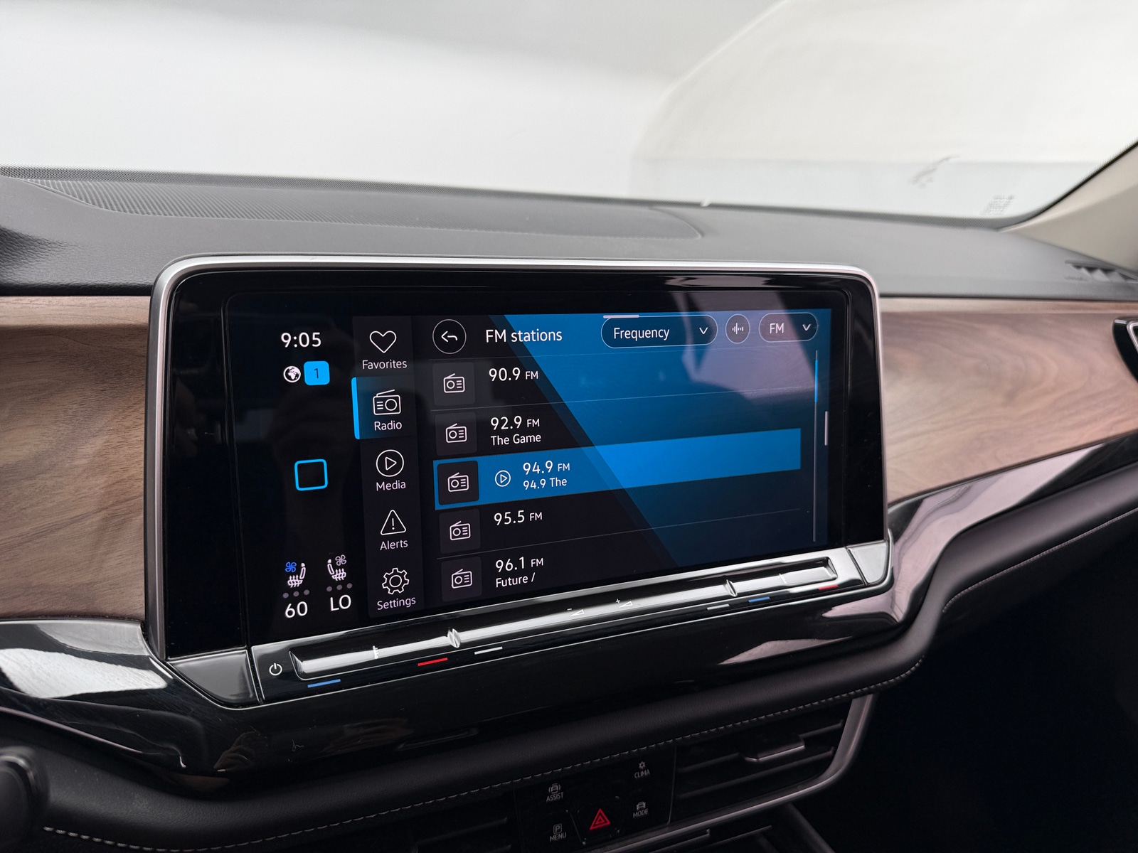 Thumbnail: 2025 Volkswagen Atlas - 3