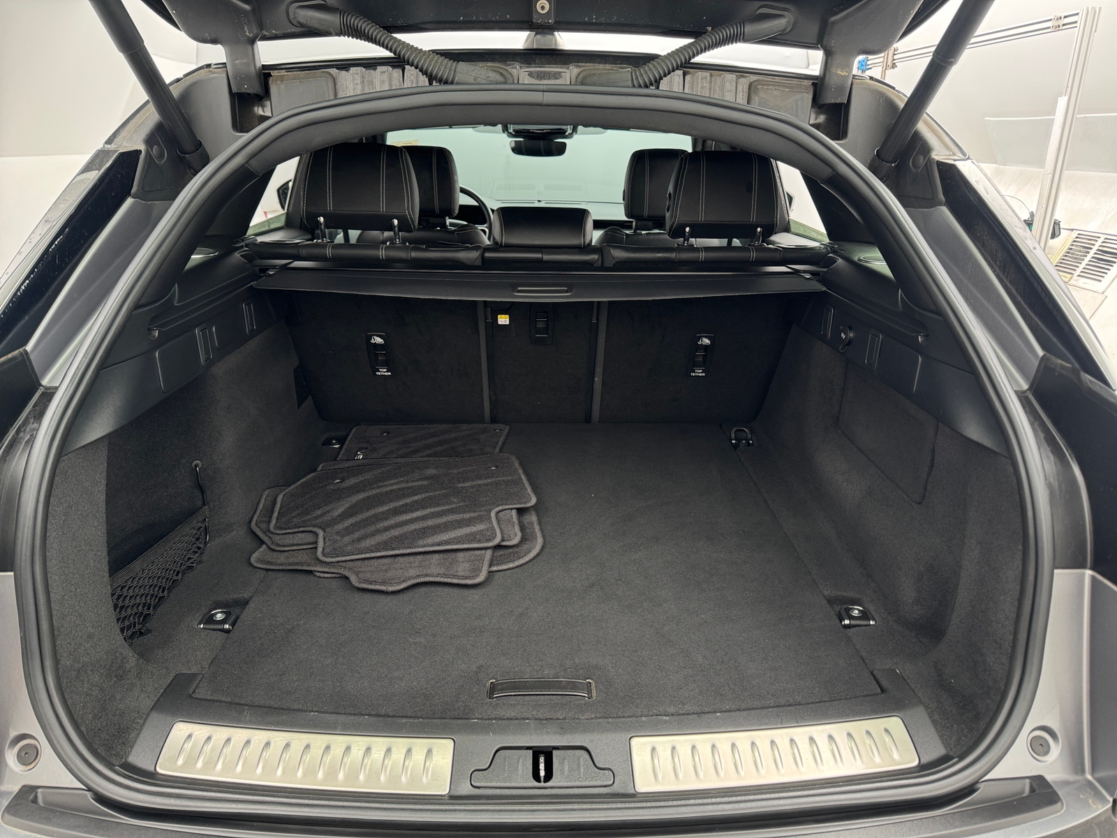 Thumbnail: 2021 Land Rover Range Rover Velar - 7