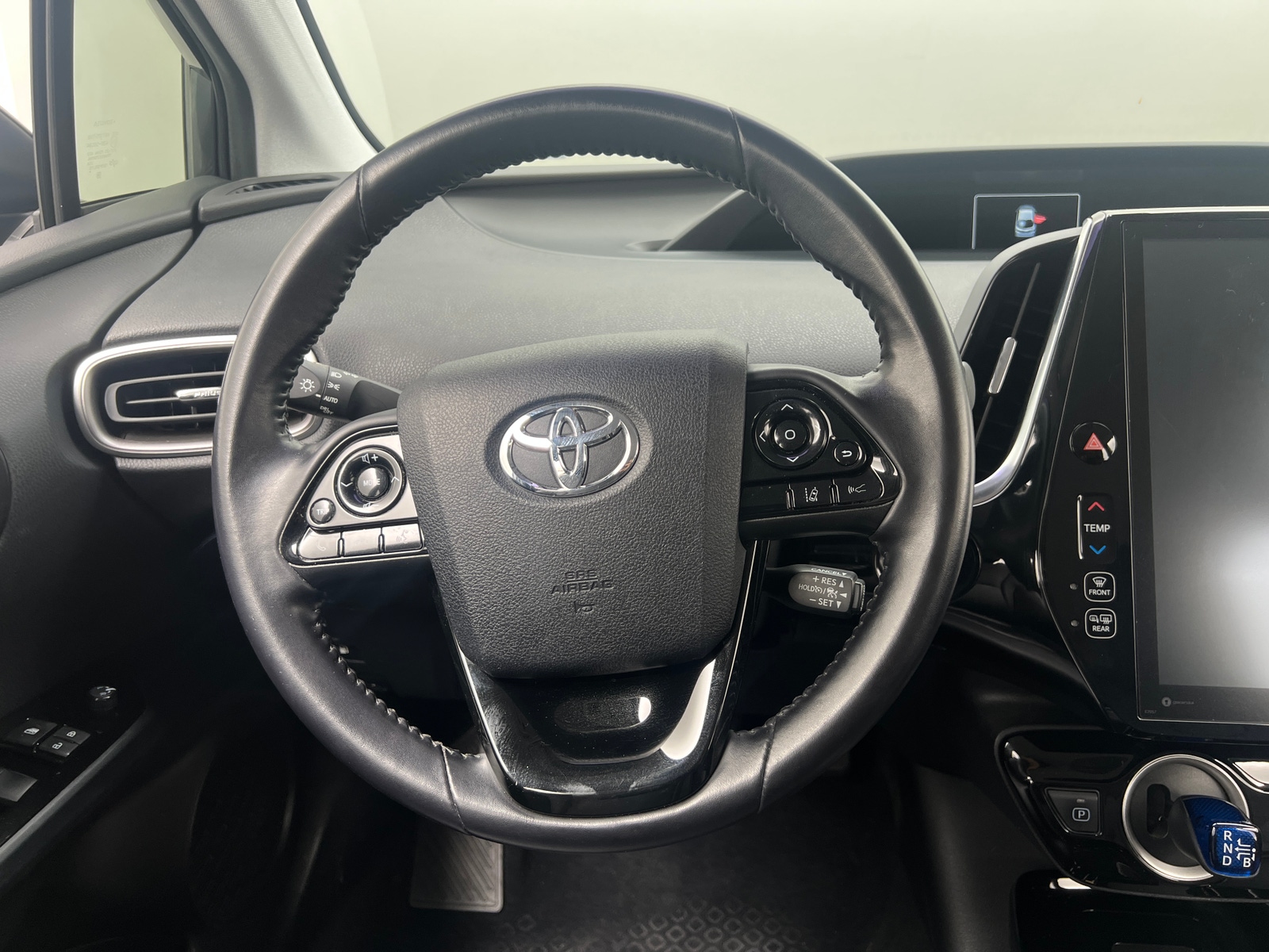 Thumbnail: 2022 Toyota Prius Prime - 4
