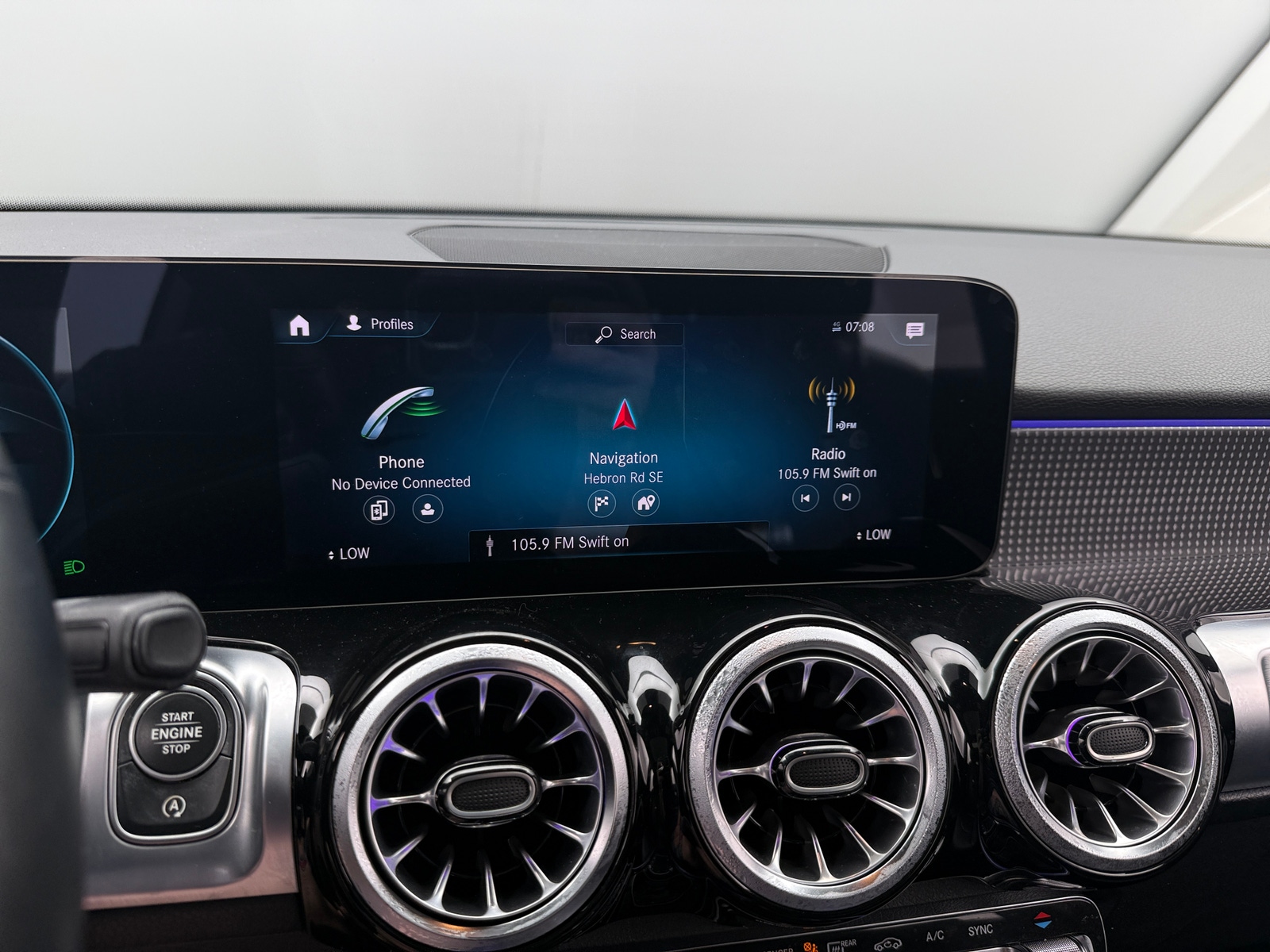 Thumbnail: 2022 Mercedes-Benz GLB - 3