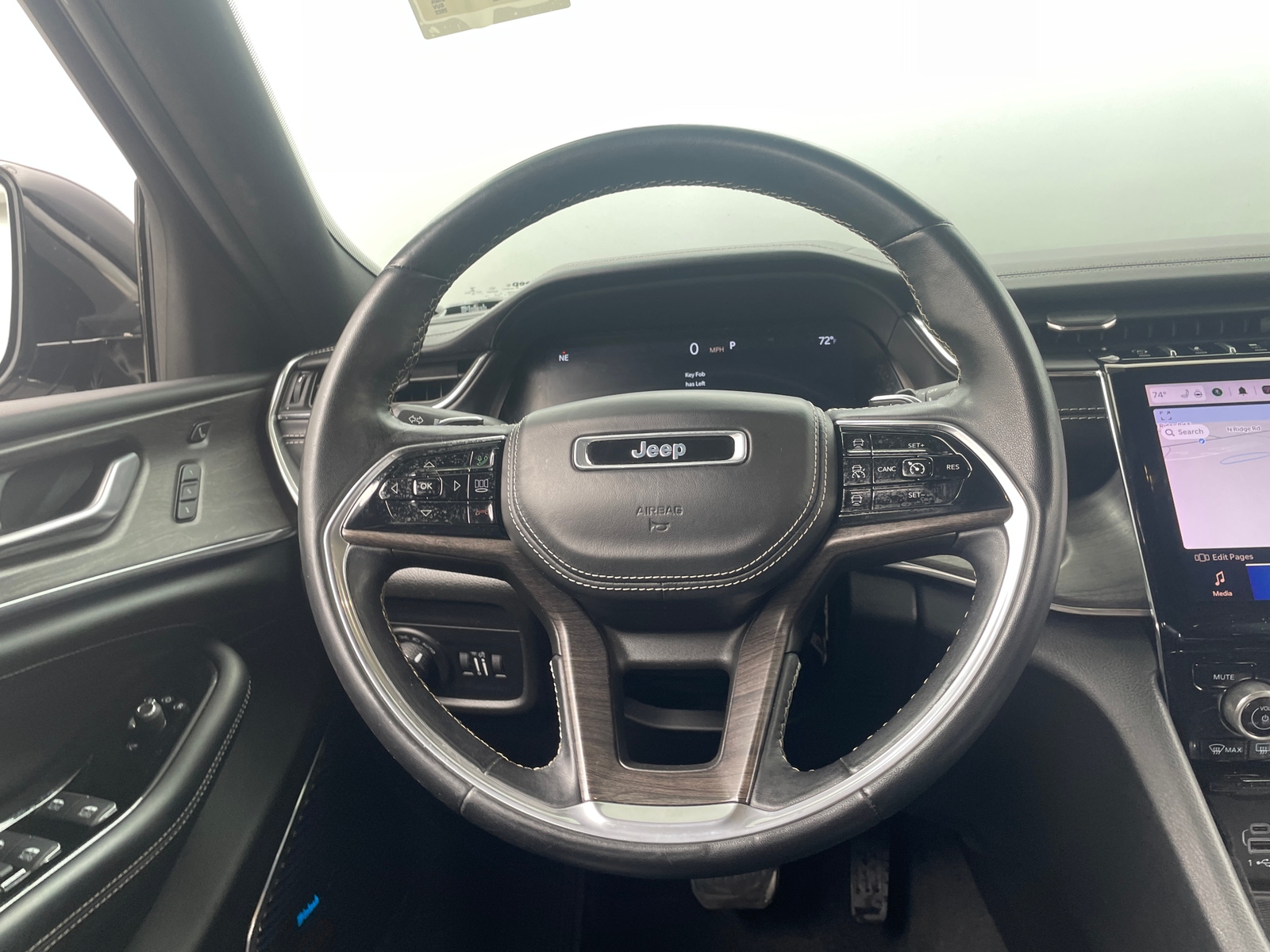 Thumbnail: 2022 Jeep Grand Cherokee L - 4