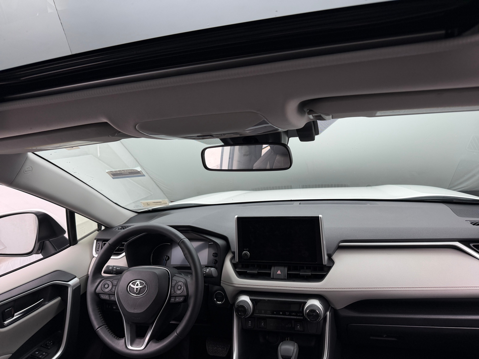 Thumbnail: 2025 Toyota RAV4 - 3