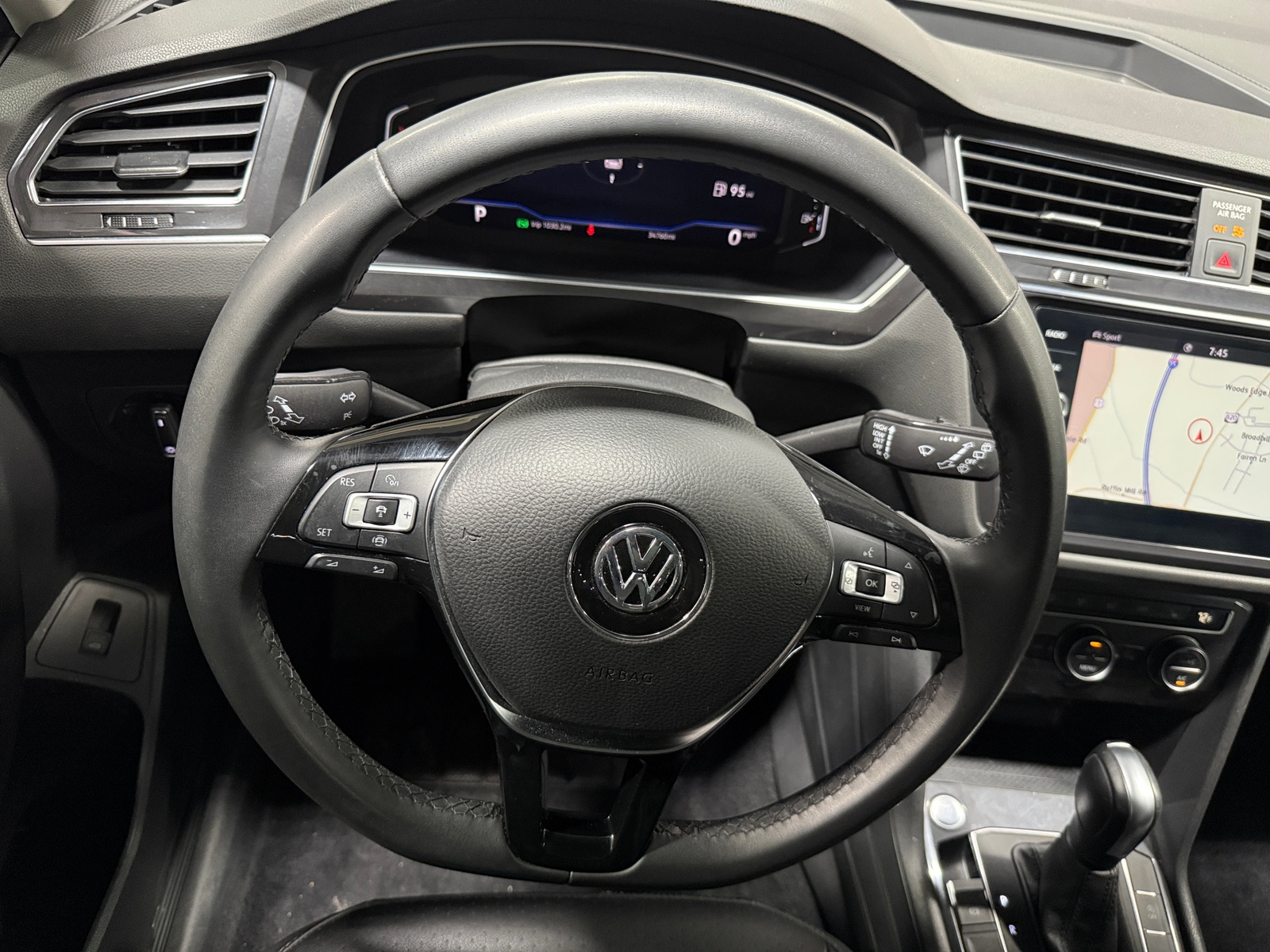 Thumbnail: 2020 Volkswagen Tiguan - 4
