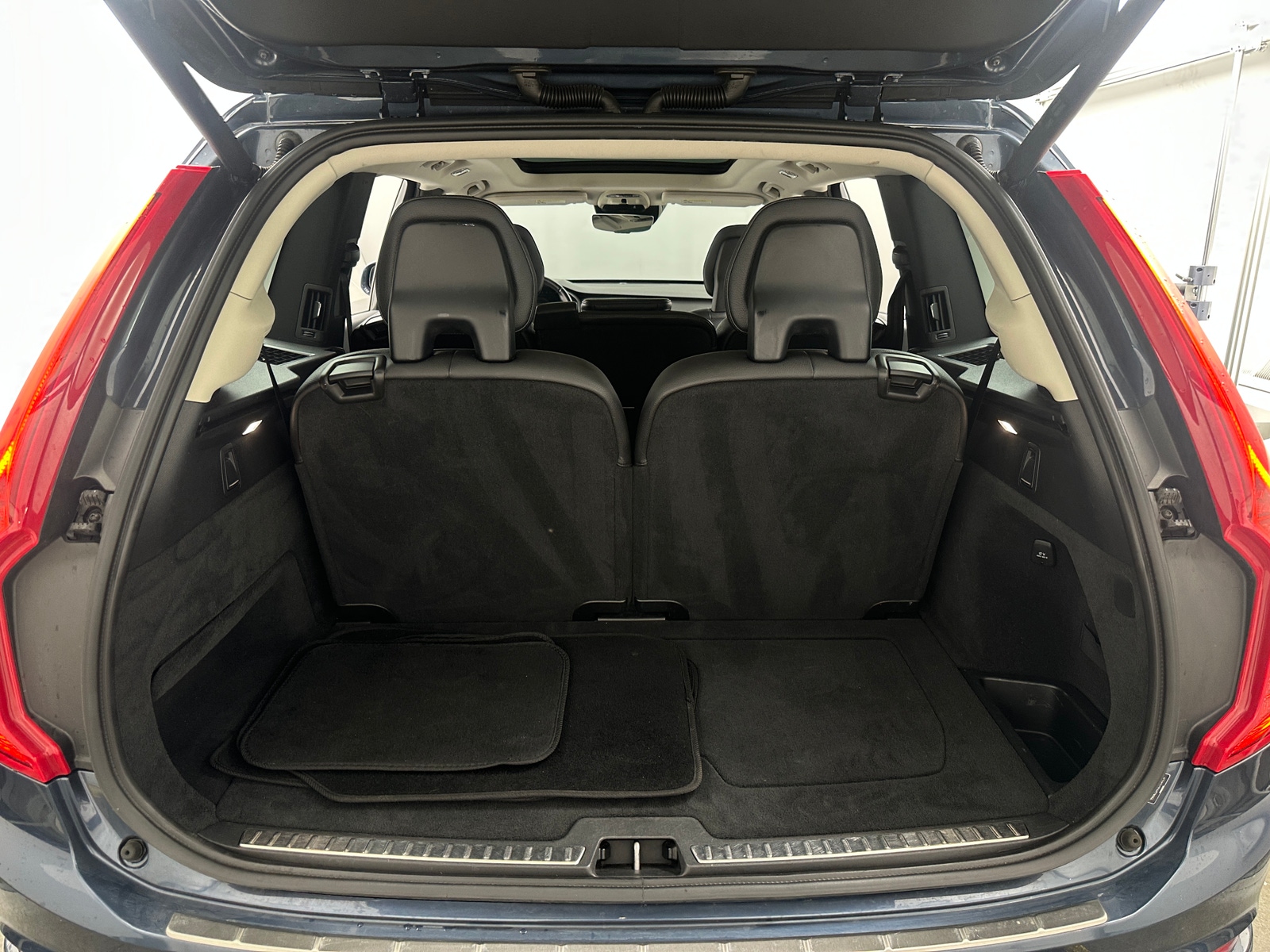 Thumbnail: 2018 Volvo XC90 - 6