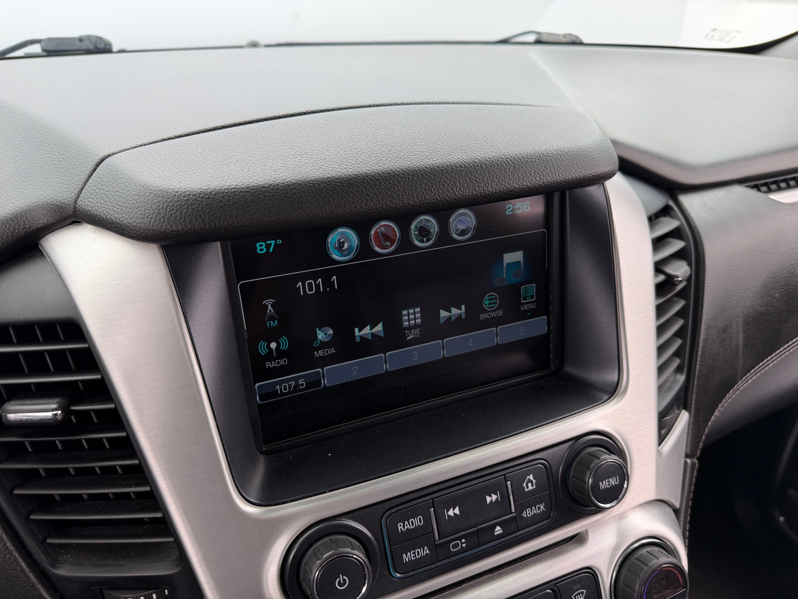 Thumbnail: 2020 GMC Yukon XL - 3