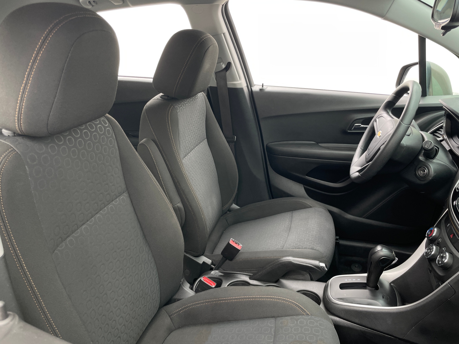 Thumbnail: 2021 Chevrolet Trax - 2