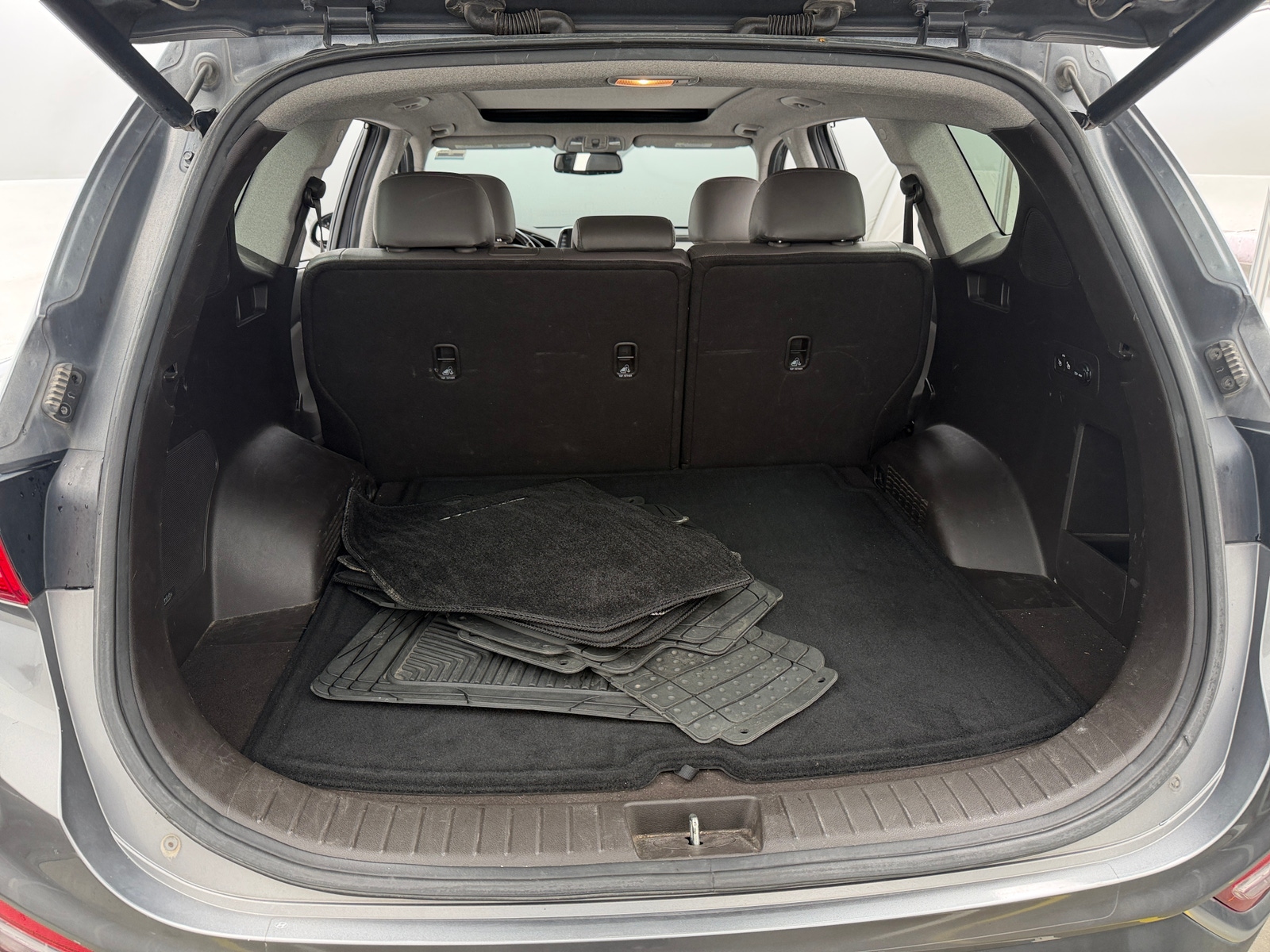 Thumbnail: 2019 Hyundai Santa Fe - 6