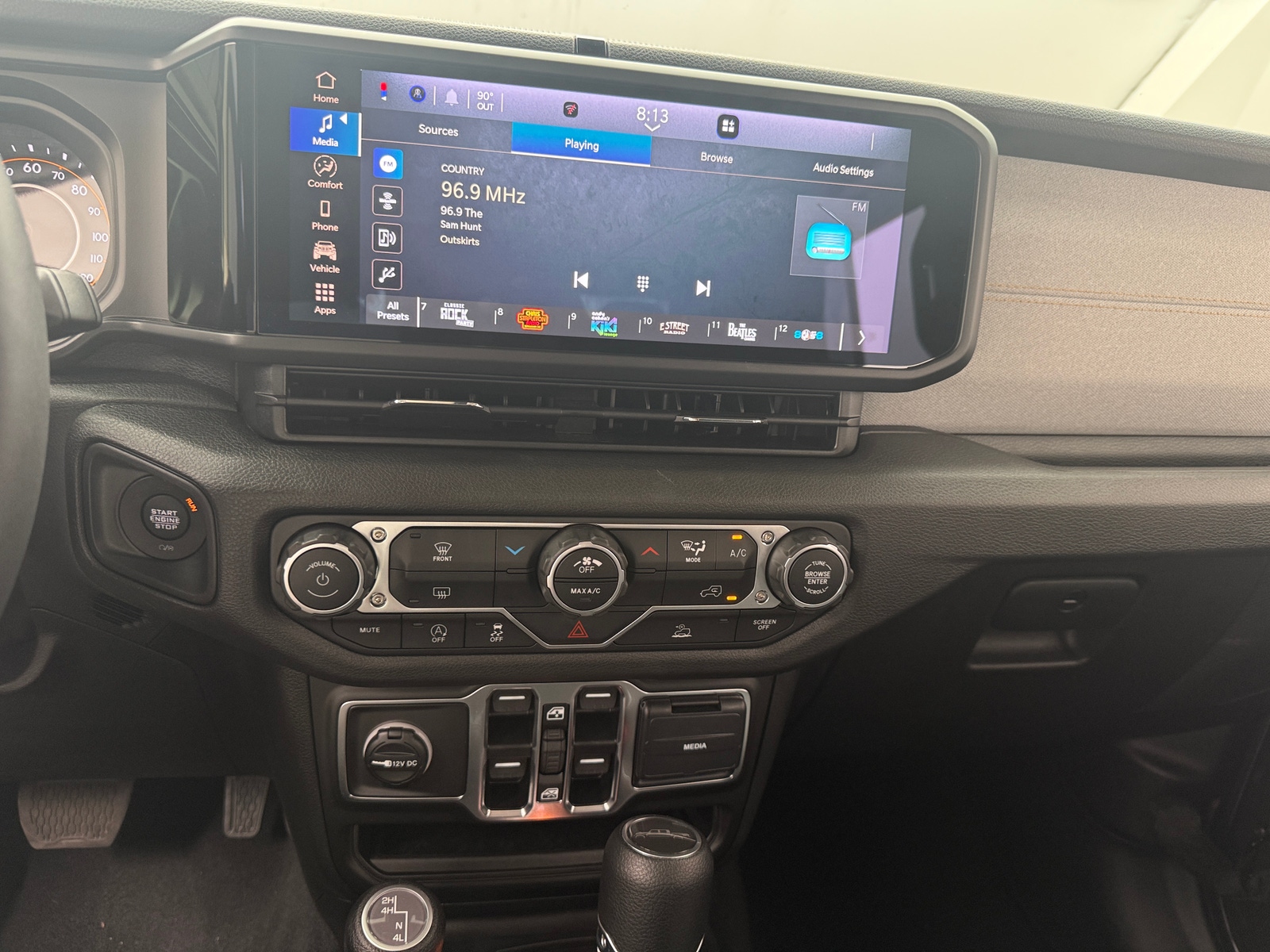 Thumbnail: 2025 Jeep Gladiator - 4