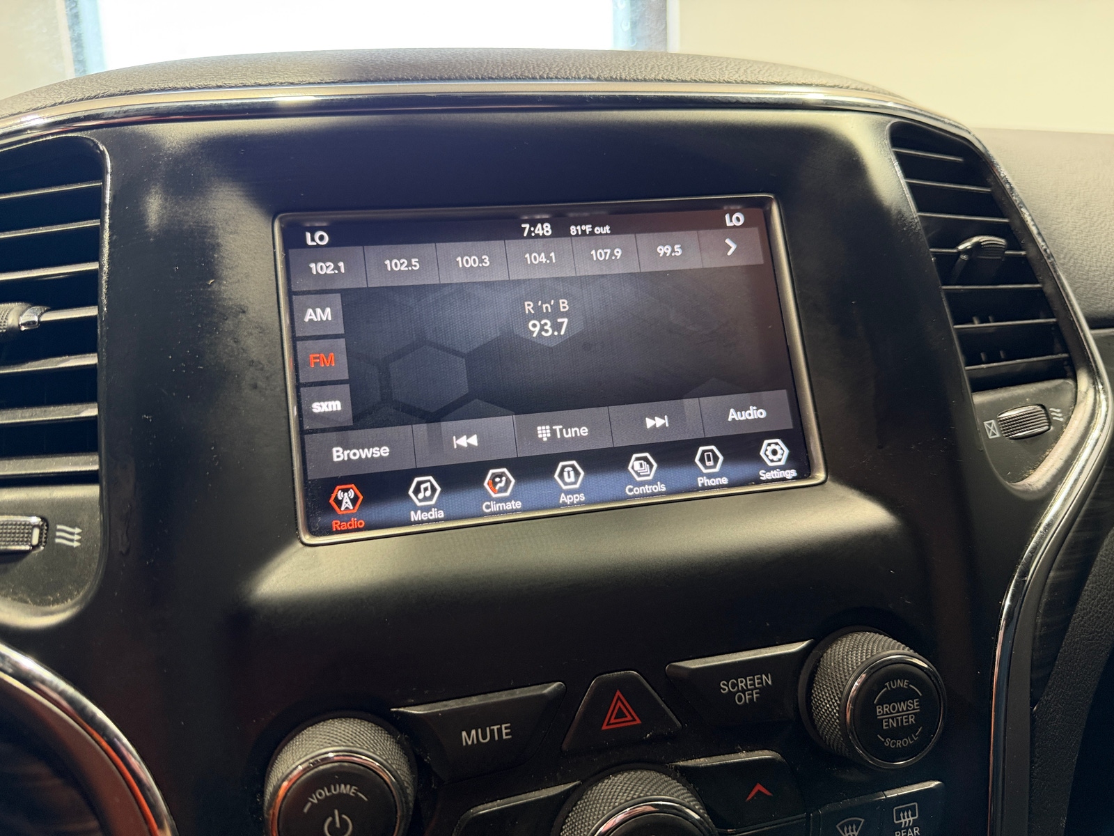 Thumbnail: 2021 Jeep Grand Cherokee - 4