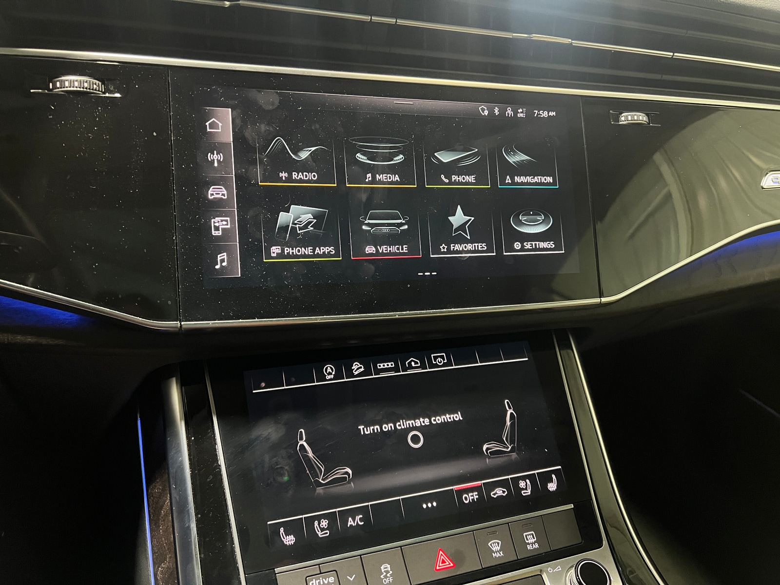 Thumbnail: 2022 Audi Q8 - 3