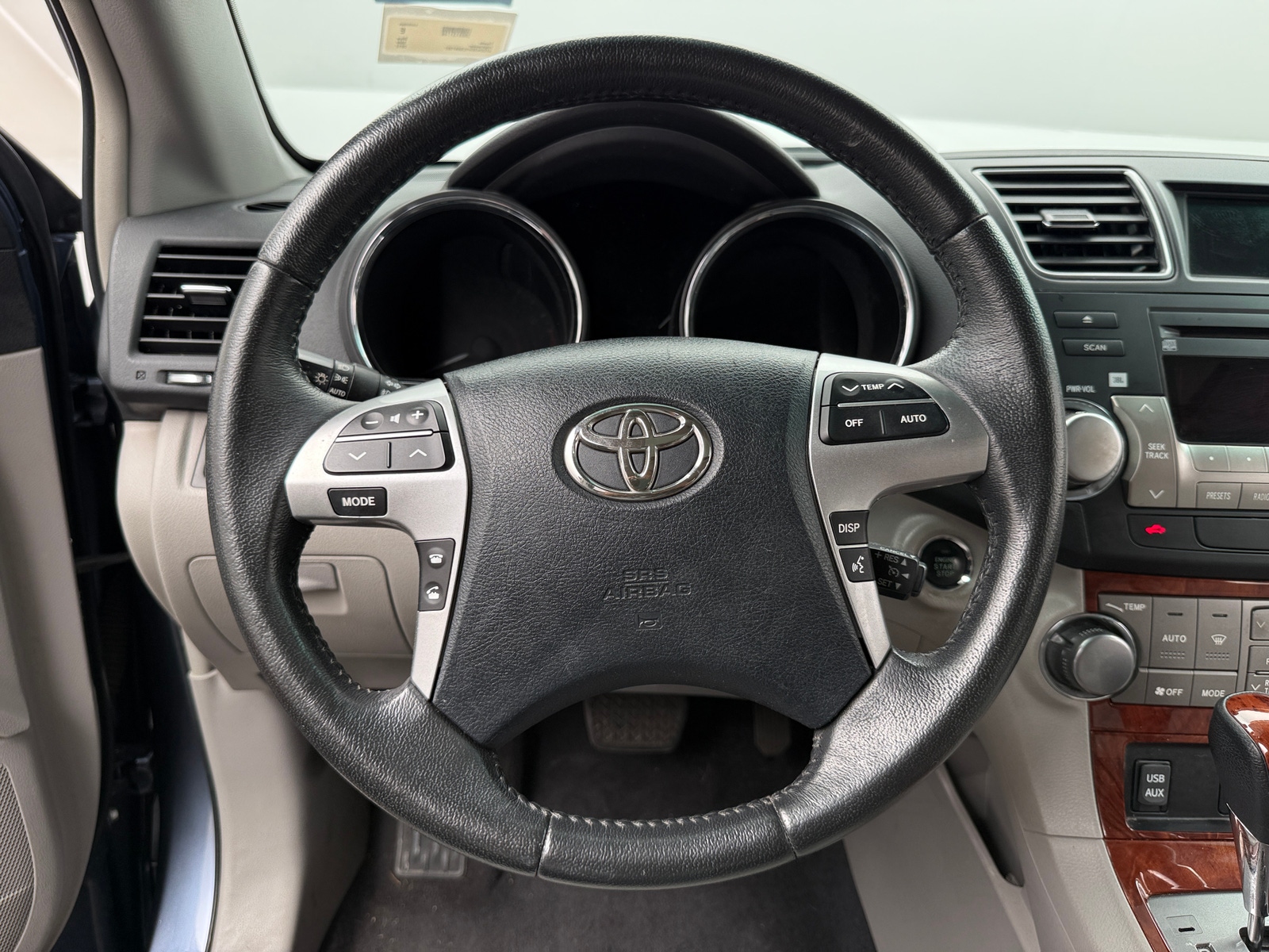 Thumbnail: 2012 Toyota Highlander - 4