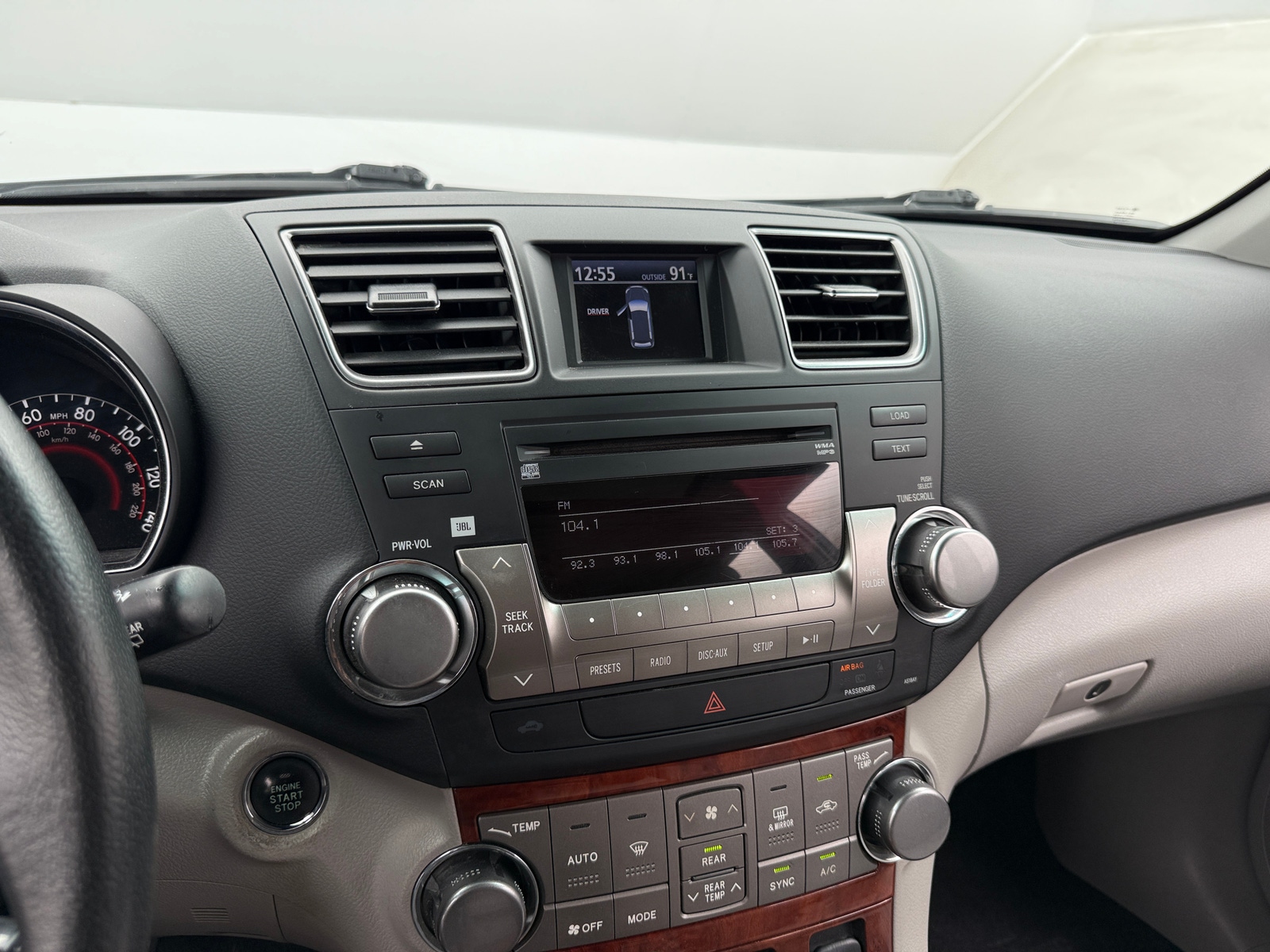 Thumbnail: 2012 Toyota Highlander - 3