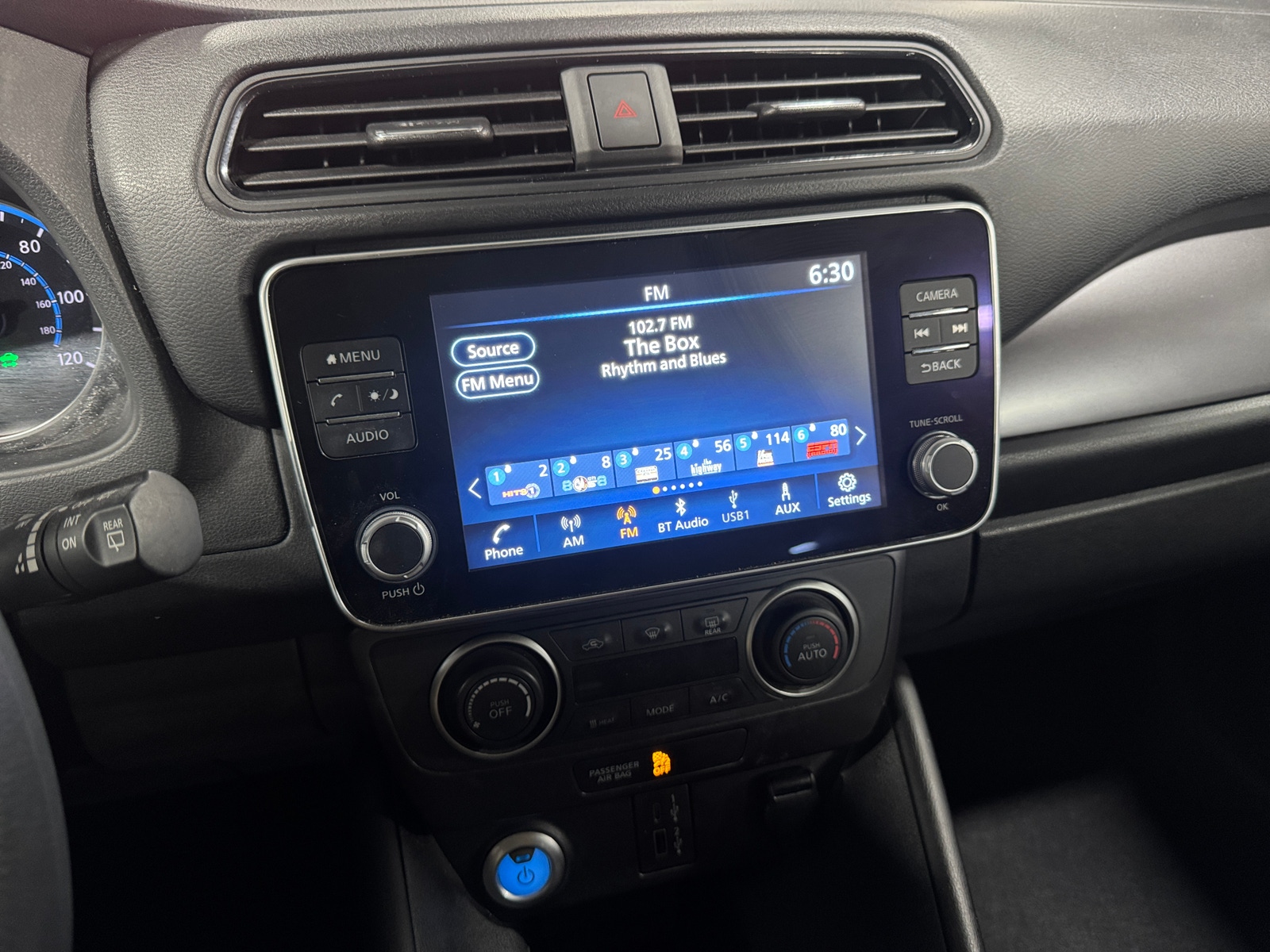 Thumbnail: 2023 Nissan Leaf - 4