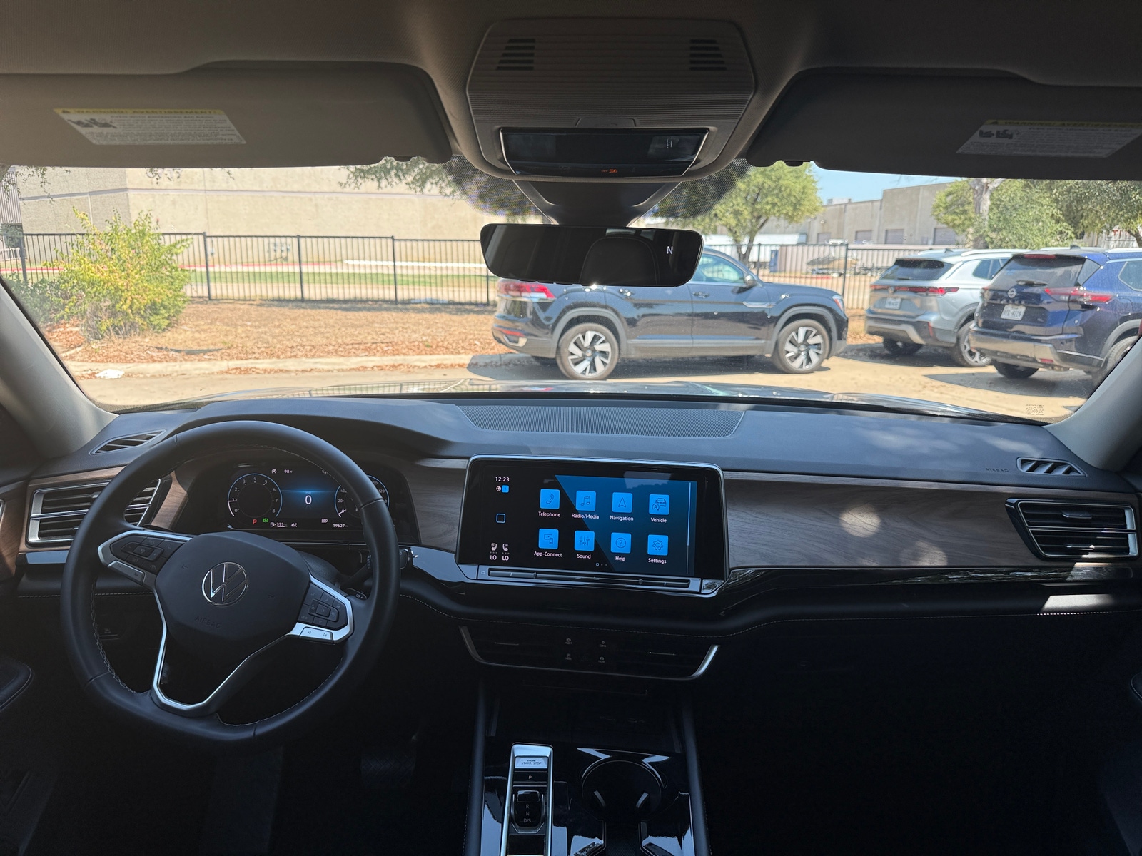 Thumbnail: 2026 Volkswagen Atlas - 3