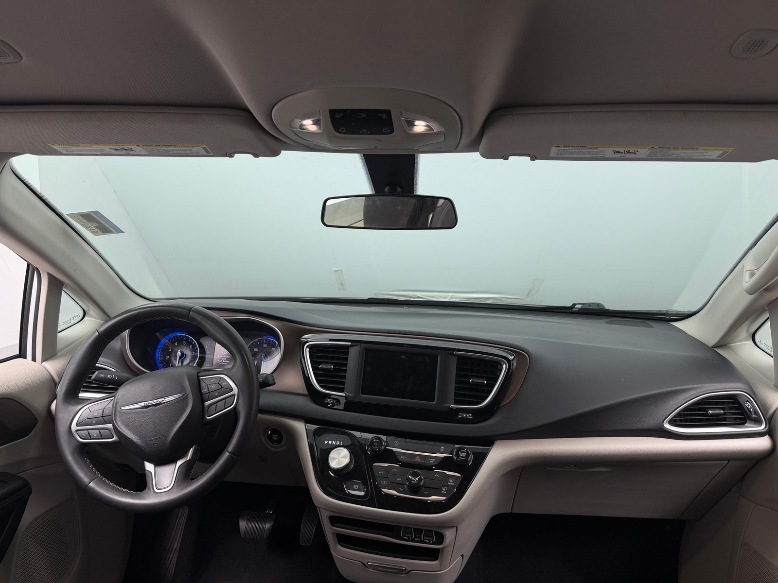 Thumbnail: 2022 Chrysler Voyager - 3