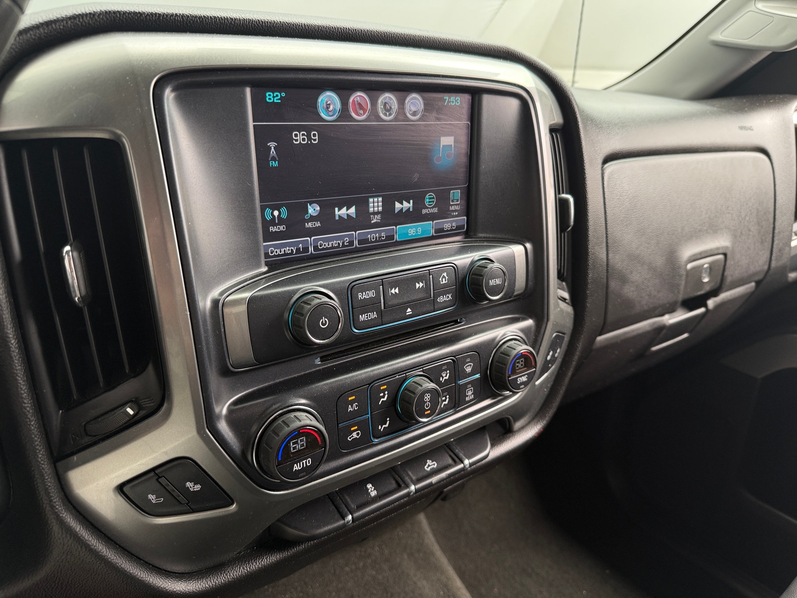 Thumbnail: 2016 Chevrolet Silverado 1500 - 4