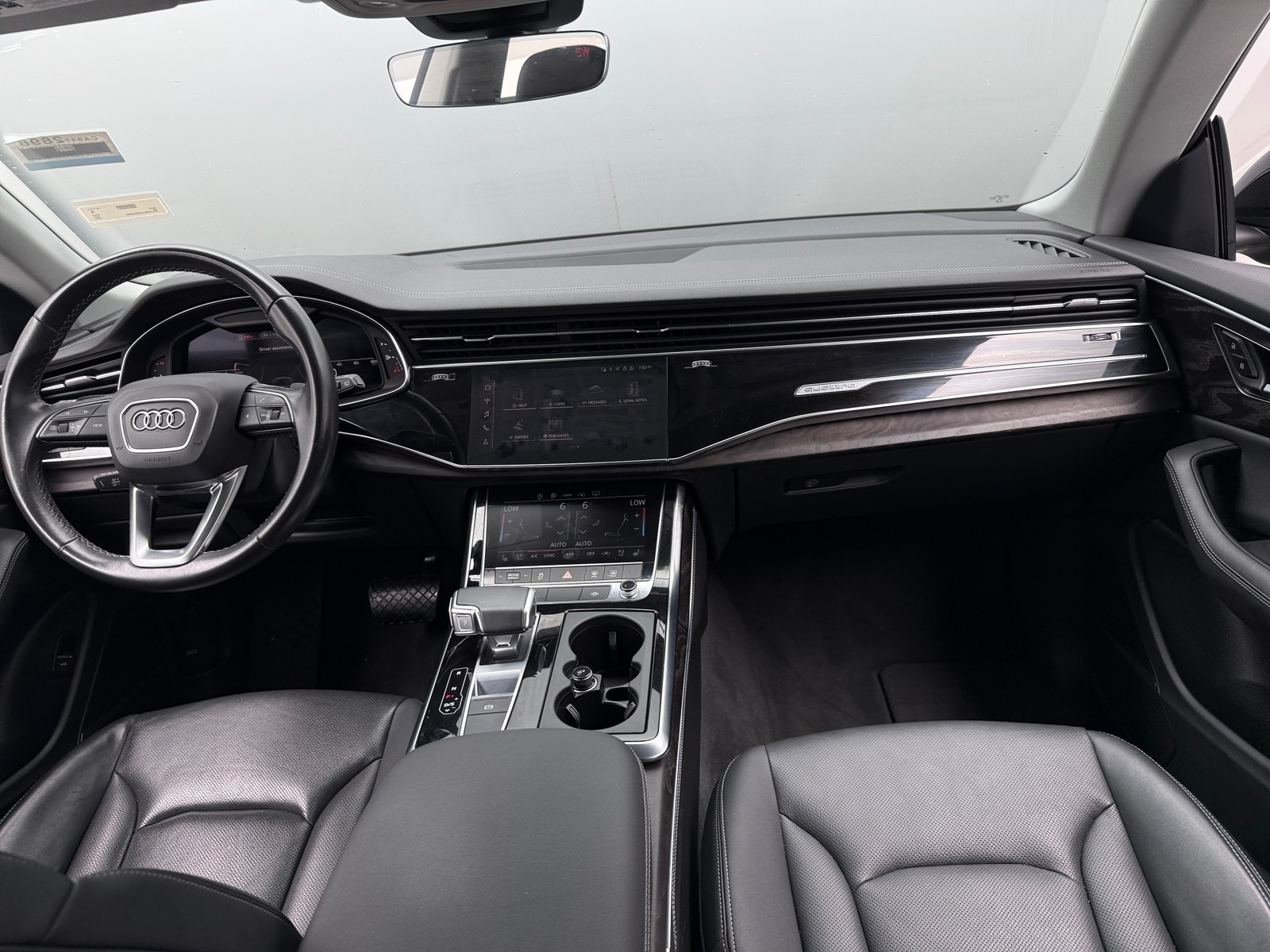 Thumbnail: 2023 Audi Q8 - 2