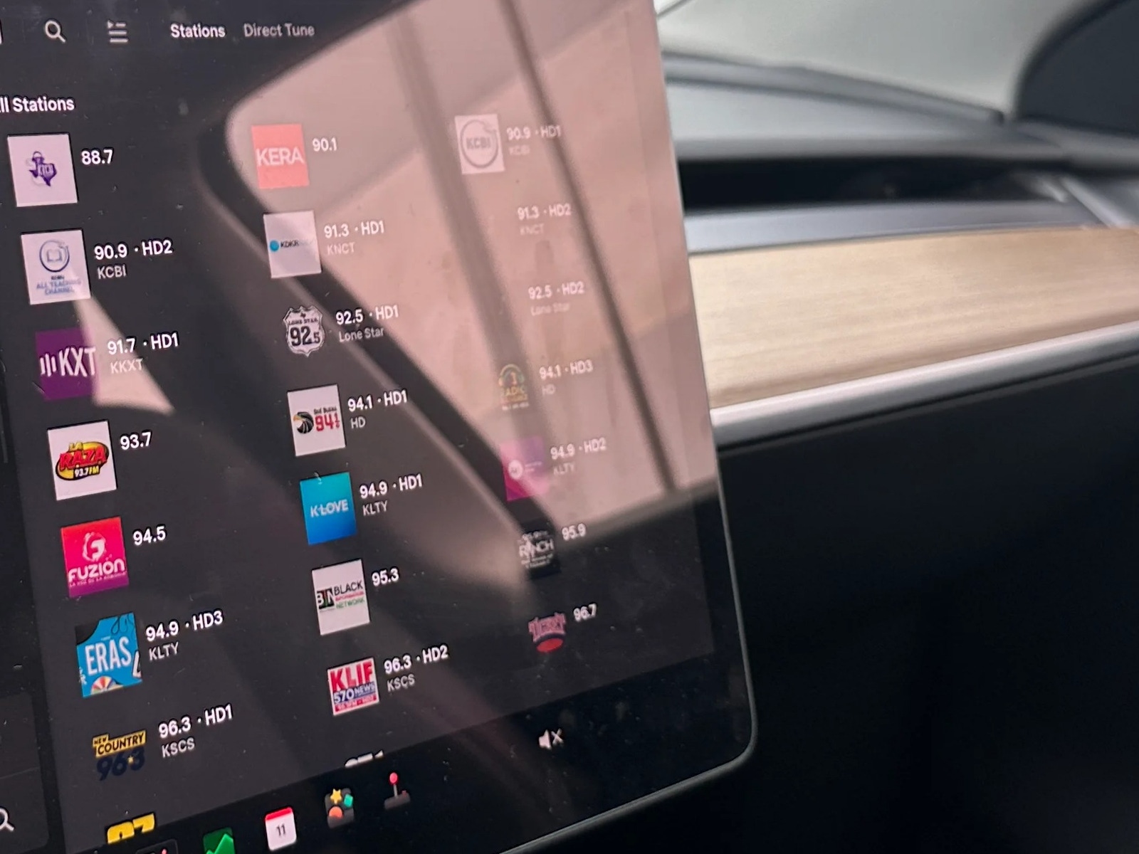 Thumbnail: 2023 Tesla Model Y - 3