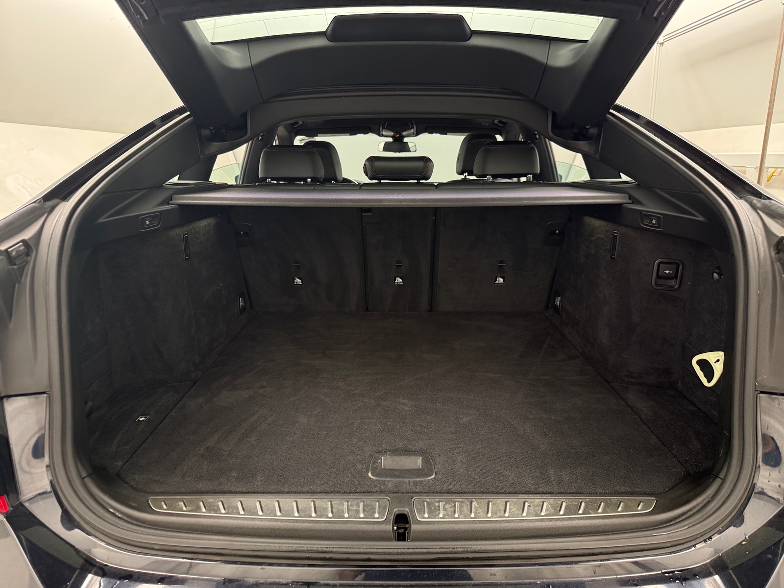 Thumbnail: 2018 BMW 6 Series - 6