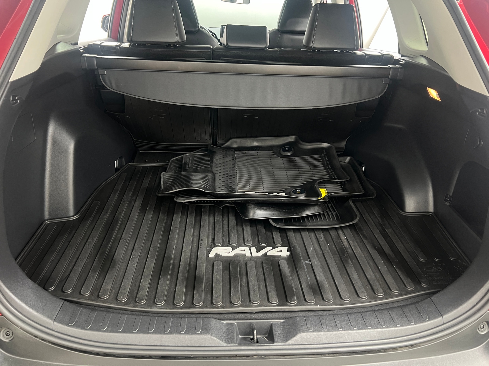 Thumbnail: 2019 Toyota RAV4 - 6